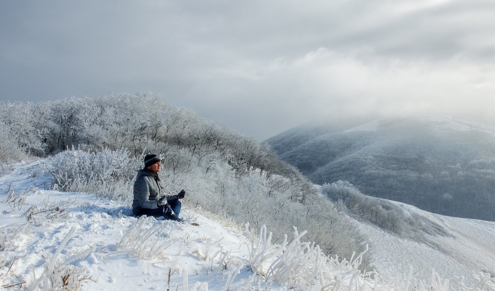 Медитация в горах. Фотограф Дмитрий Несветайлов