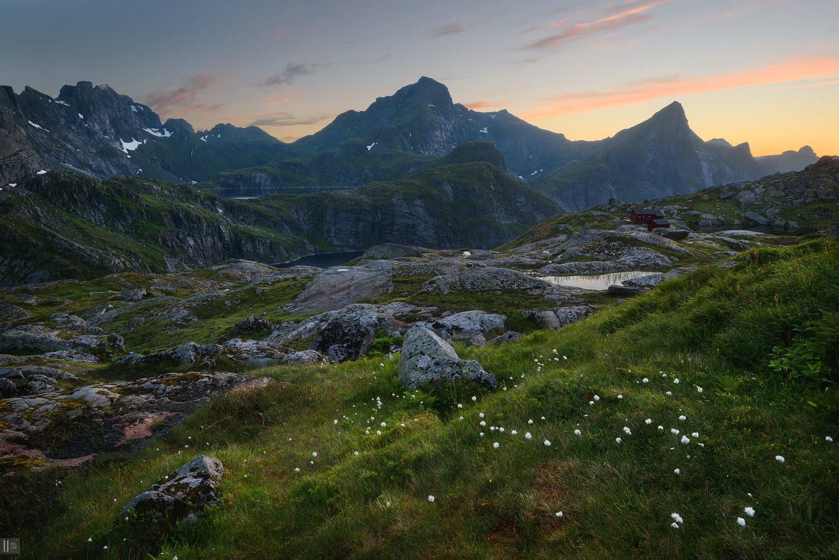 норвегия,закат,небо,озера,горы,камни,трава,цветы,хижина,приют,munkebu, U-235