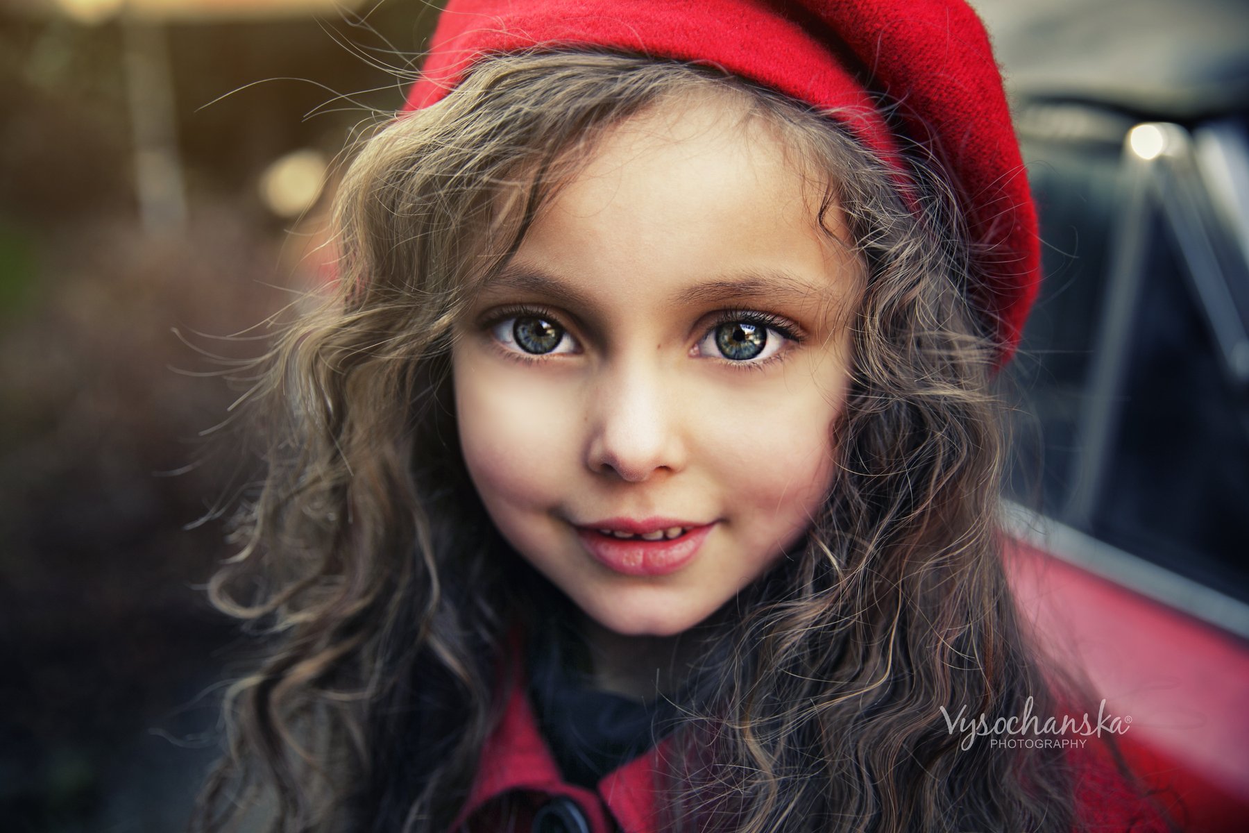 girl, little, eyes, red, grey, portrait, Vysochanska Photography