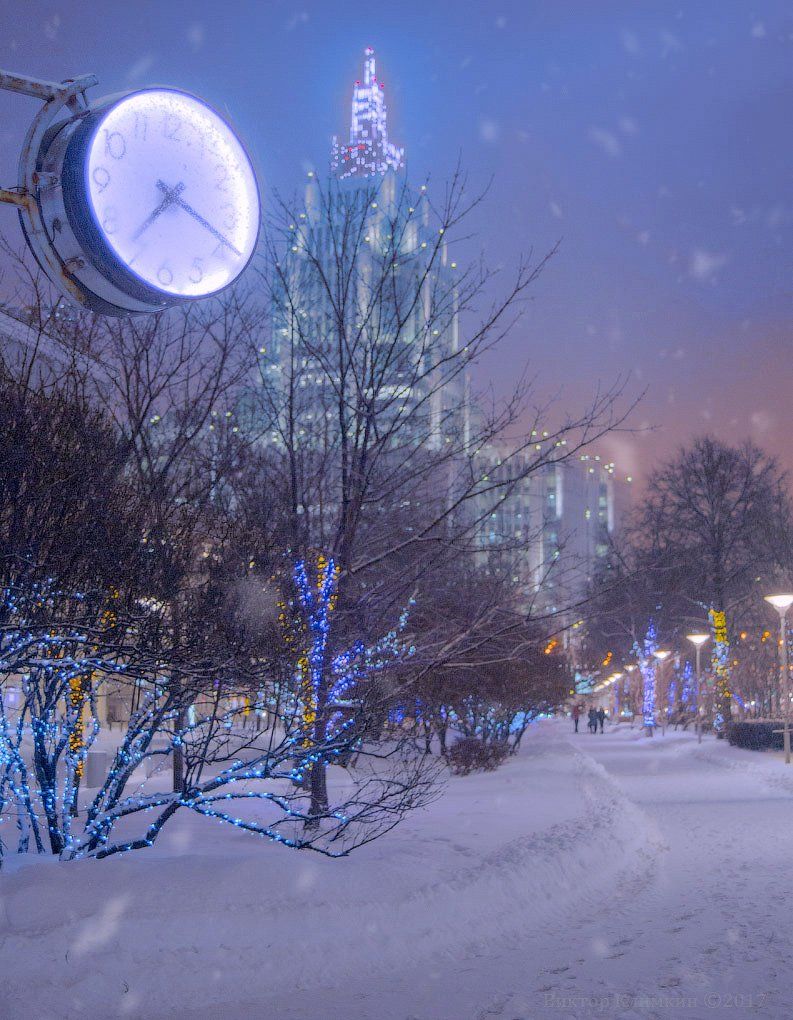 москва, зима, вечер, снег, снегопад, часы, высотка, Виктор Климкин