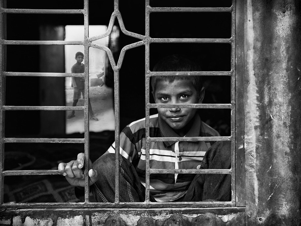 мальчик, решотка, бангладеш, пацан, окно, один, ALLA SOKOLOVA