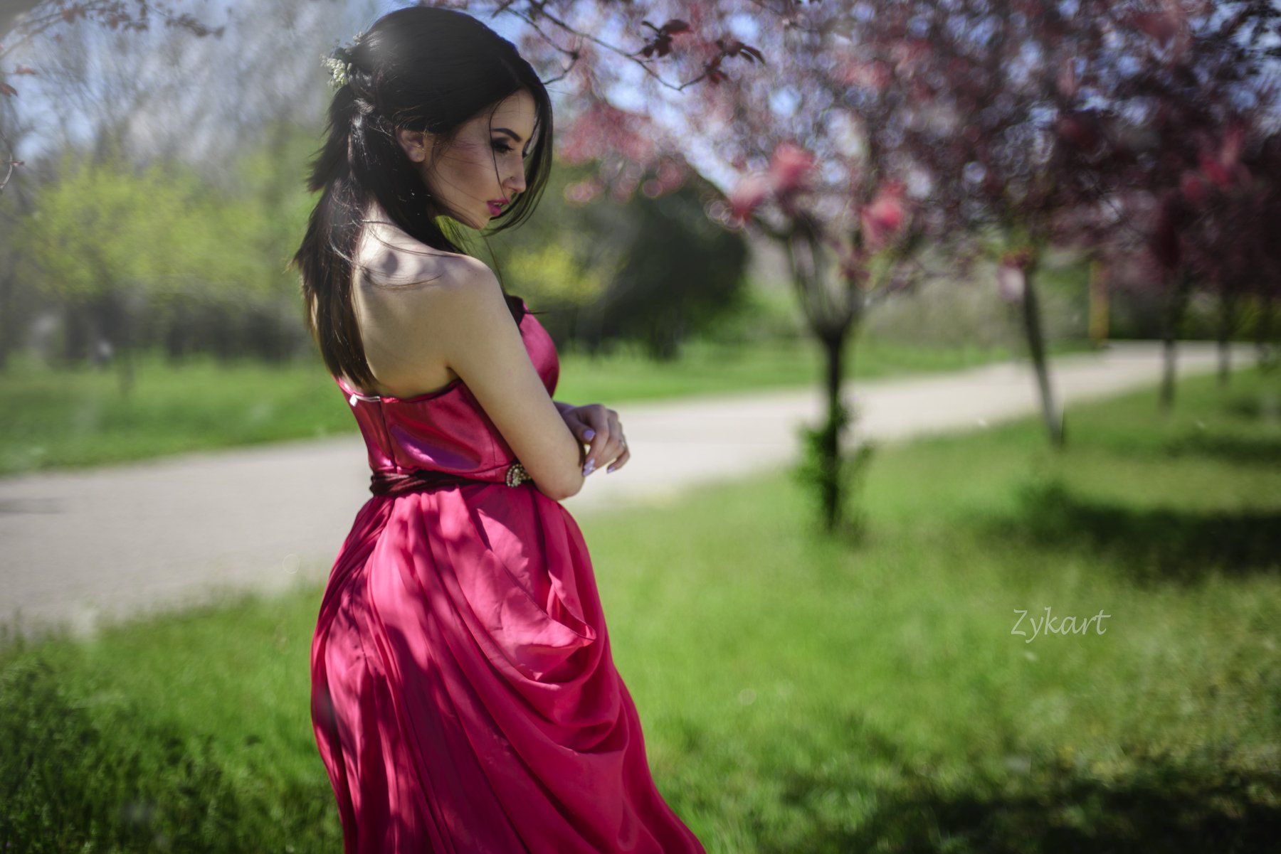 свет весна розовый девушка цветы зеленый трава природа, Маргарита Жуковкая