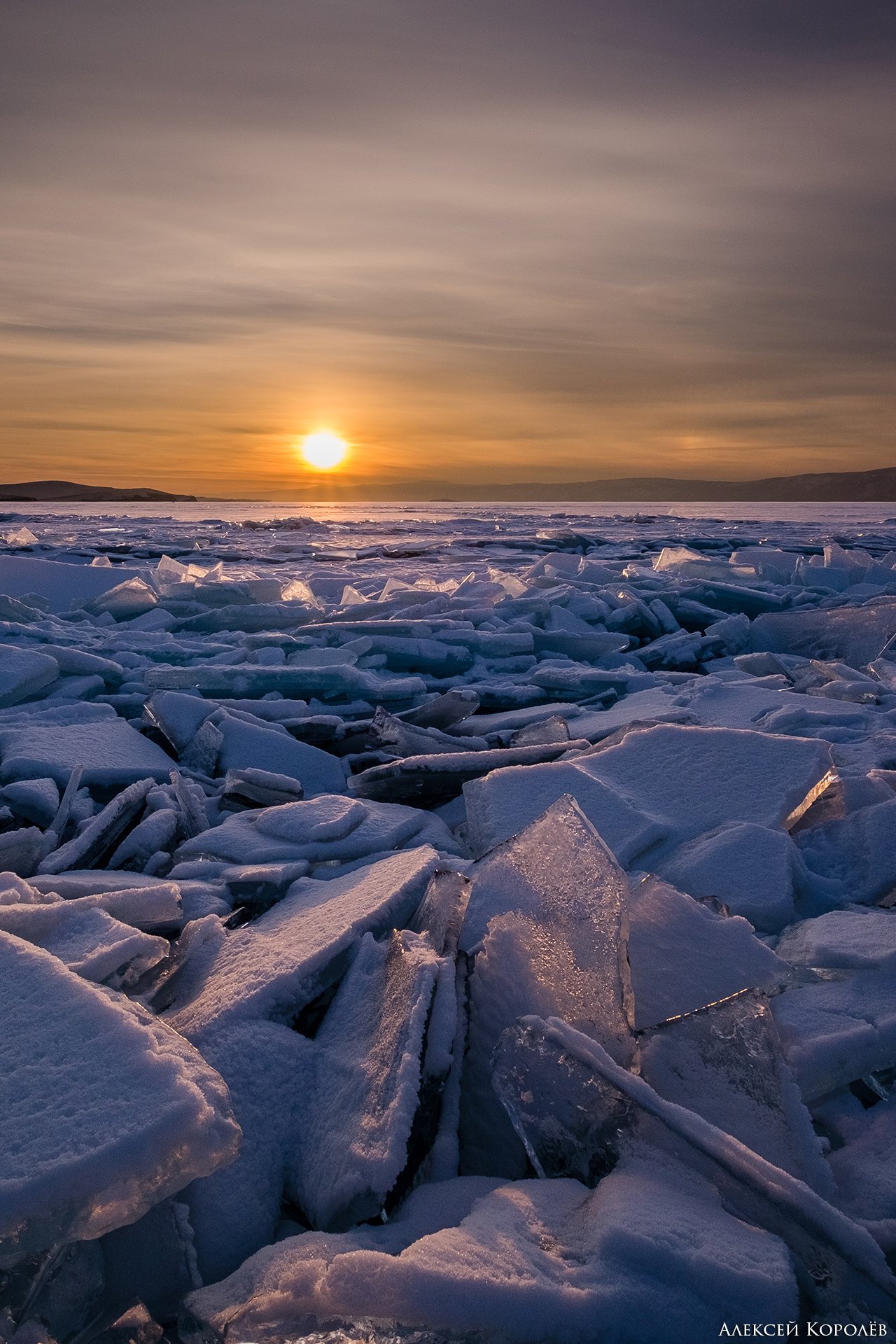 Северный ледовитый океан хаос торосов долгая. Лед Байкала Торосы. Байкал зима. Торосы на Чудском озере. Торосы Северного Ледовитого океана.