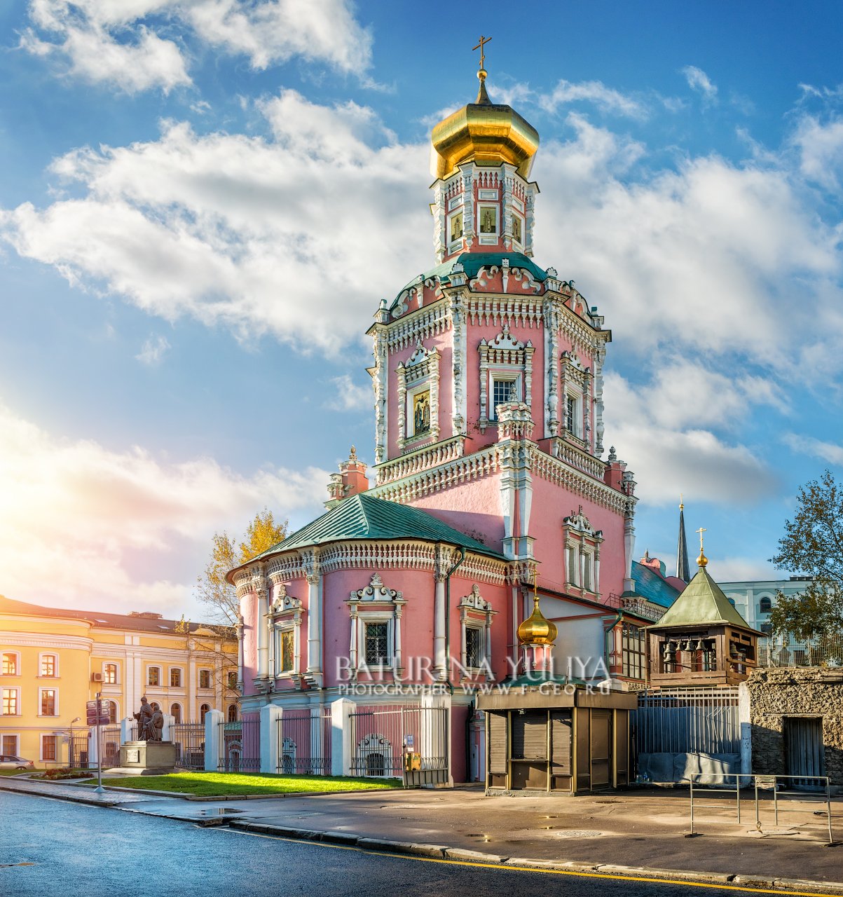 богоявленский монастырь в москве