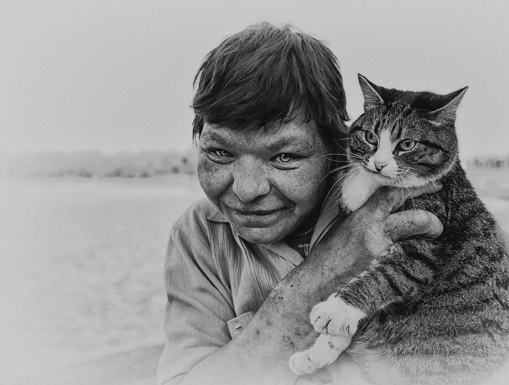 женщина и кот., Никеева  Ирина