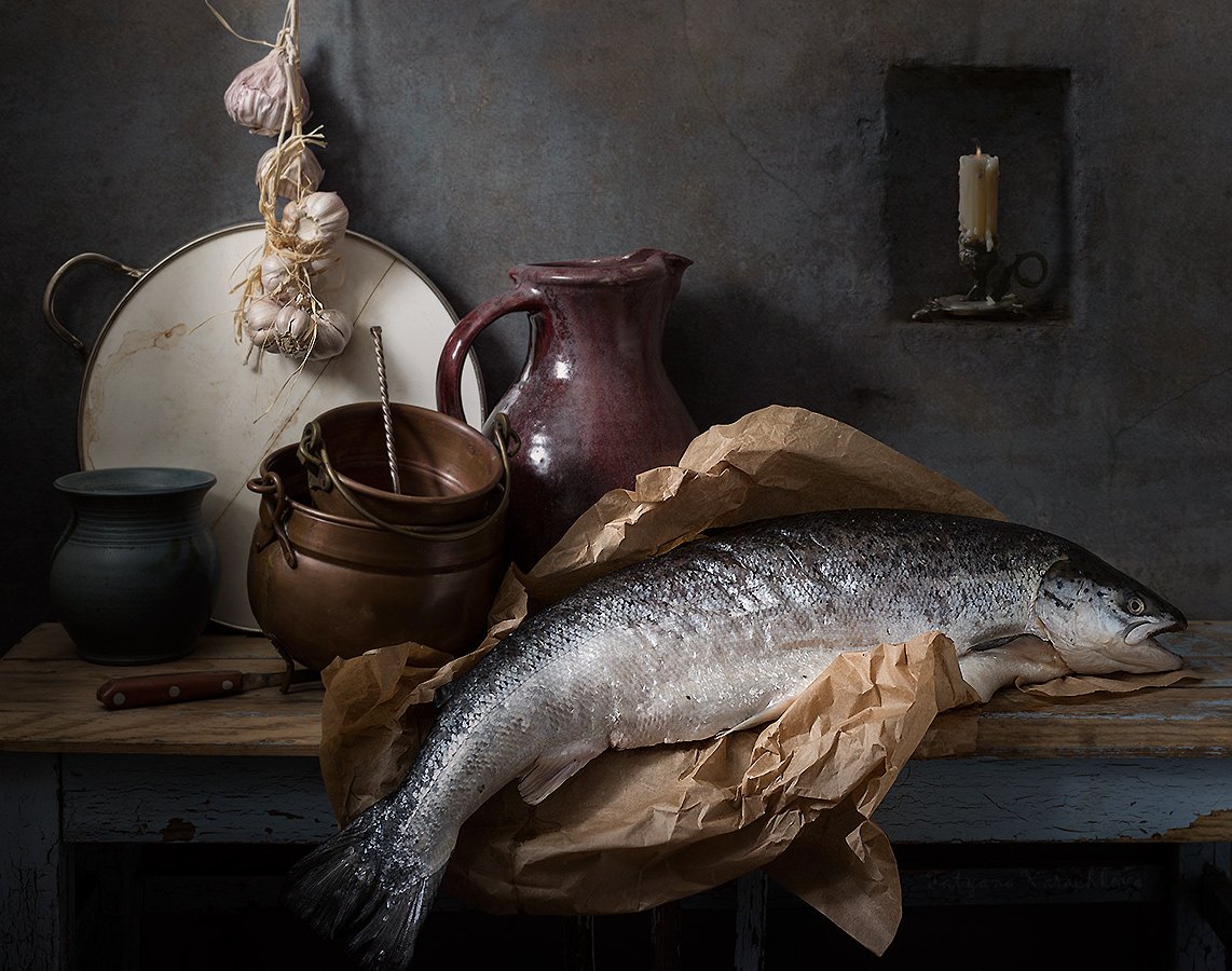 лосось, рыба, котелок, кувшин, подсвечник, чеснок, Tatyana Karachkova
