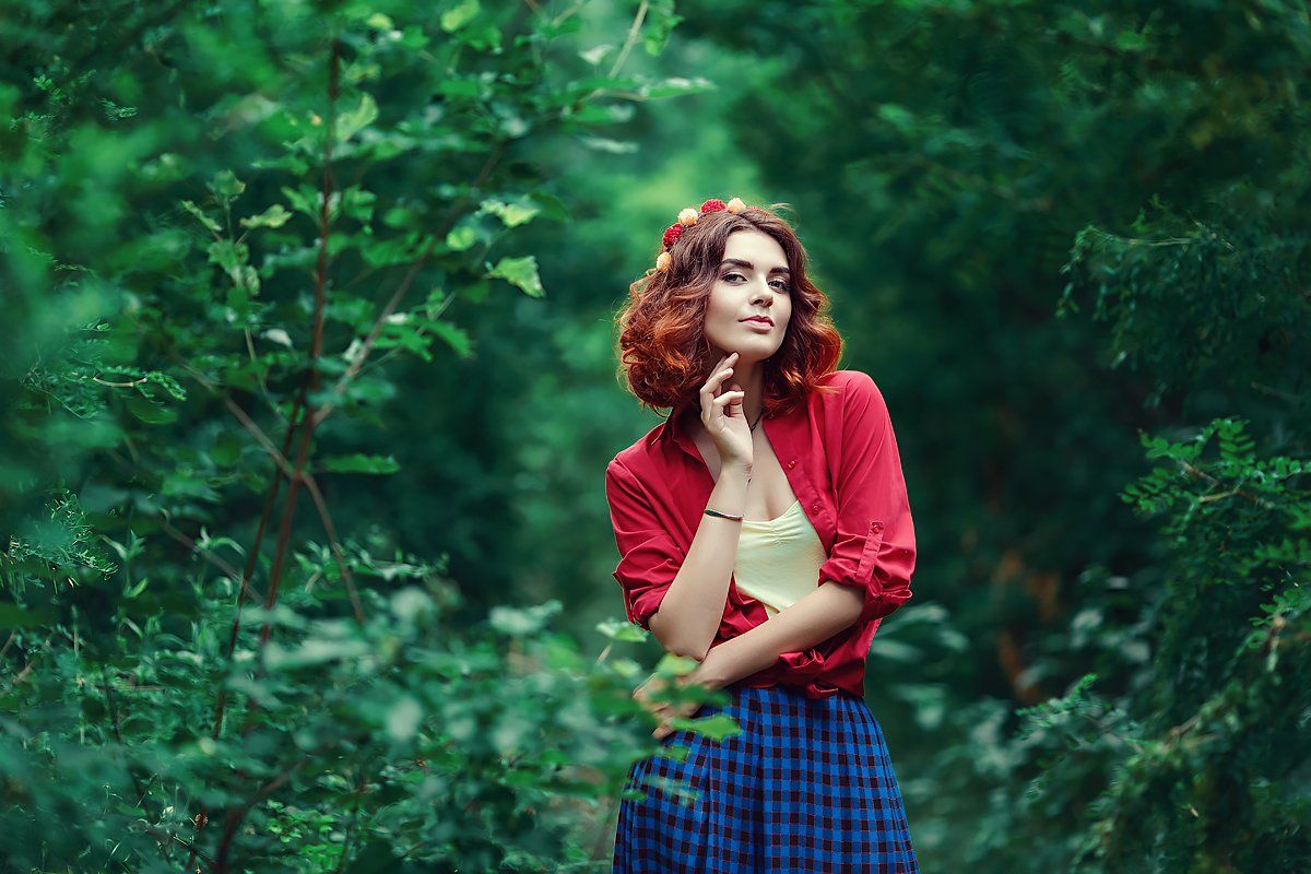 портрет, девушка, лес, зелень, лето, позирование, макияж, красный, листья, природа,, Марина Кондратова