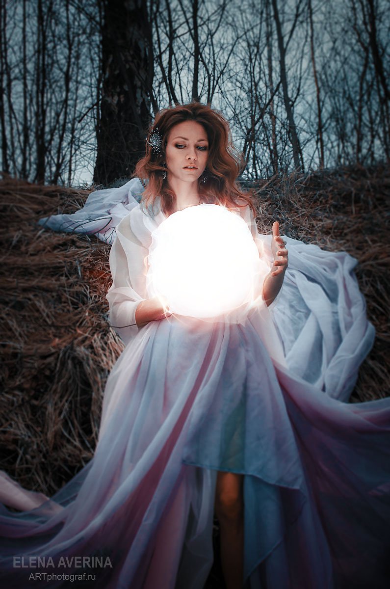 лесная нимфа, свет, энергетический шар, светящийся шар, девушка в платье, Аверина Елена