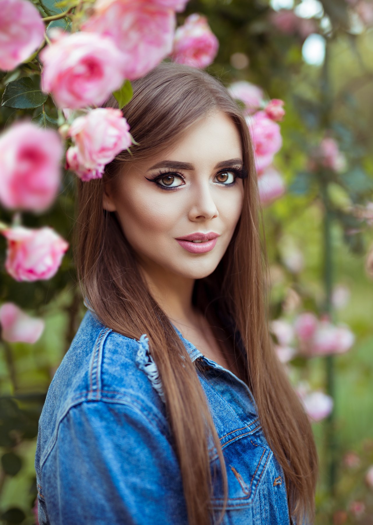 girl, model, beauty, summer, color, canon, retouch, photography, big, eyes, cute, face, natural, light, outdoor, people, fashion, pink, flower, 135mm, bokeh, art, Andrei Marginean