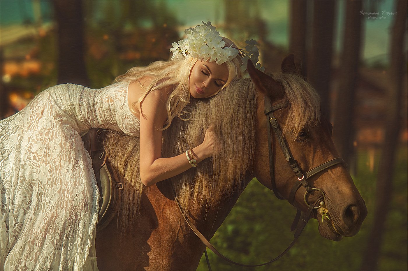 девушка, лошадь, белое, лес, коричневая лошадь, белые цветы, Семенова Татьяна