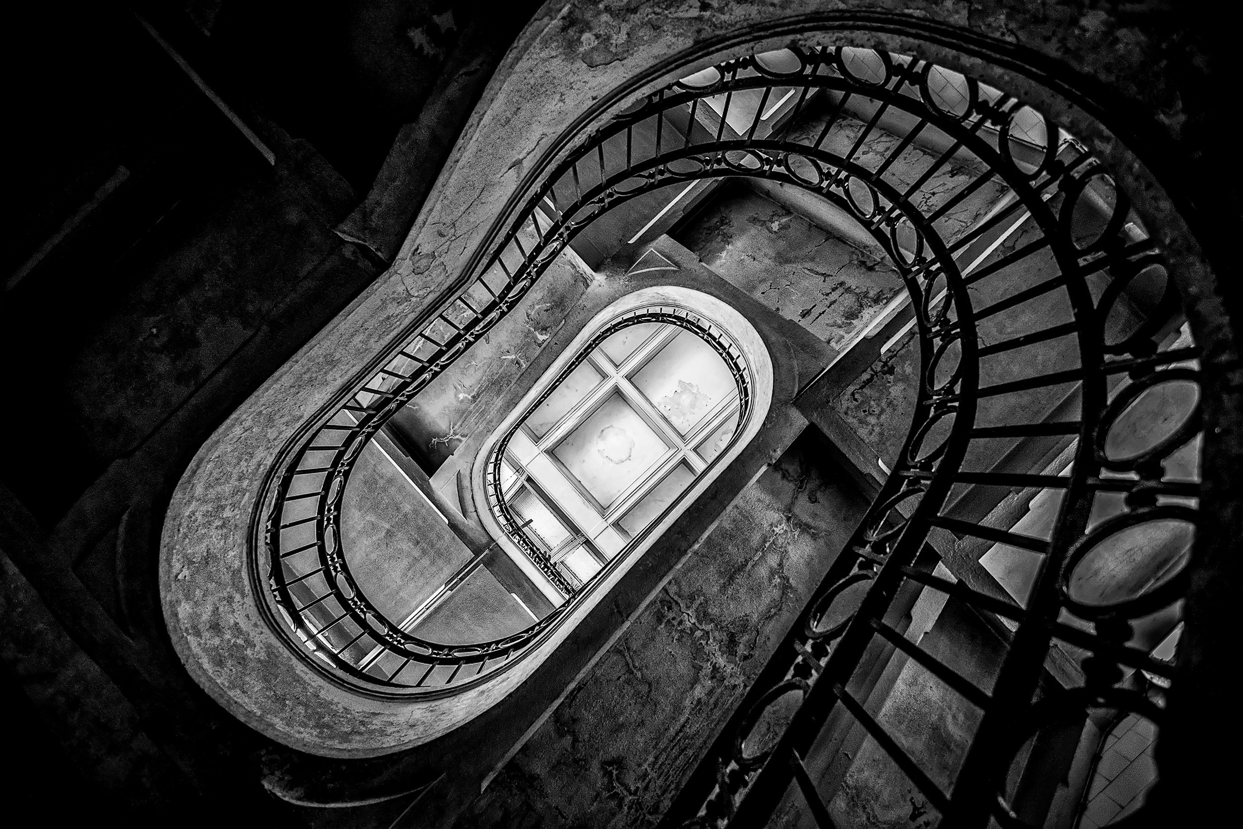 oporto, stairs, bnw, architecture, metal, concrete, center, round, oval, light´s, shadows, Antonio Coelho