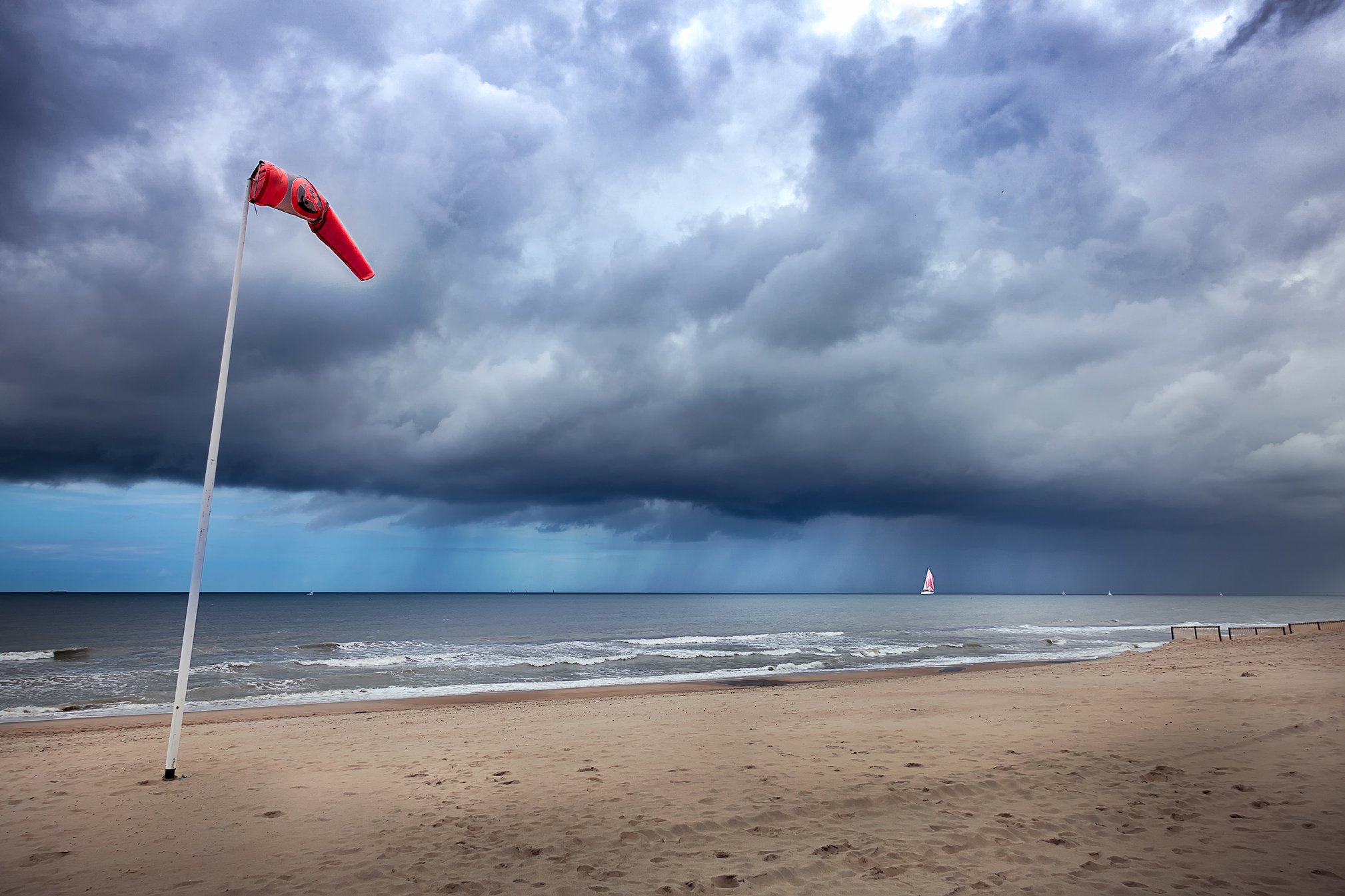 ветер, шторм, яхта, пляж, песок, северное море, бельгия, Андрей Огнев