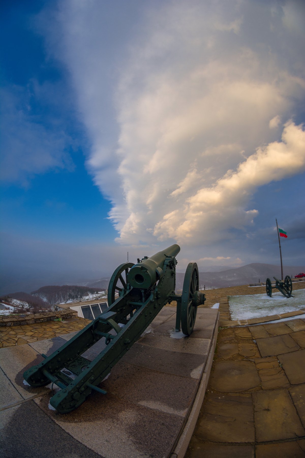 Shipka,Bulgaria,gun,mountain,clouds,patriotism,flag,, Даниел Балъков