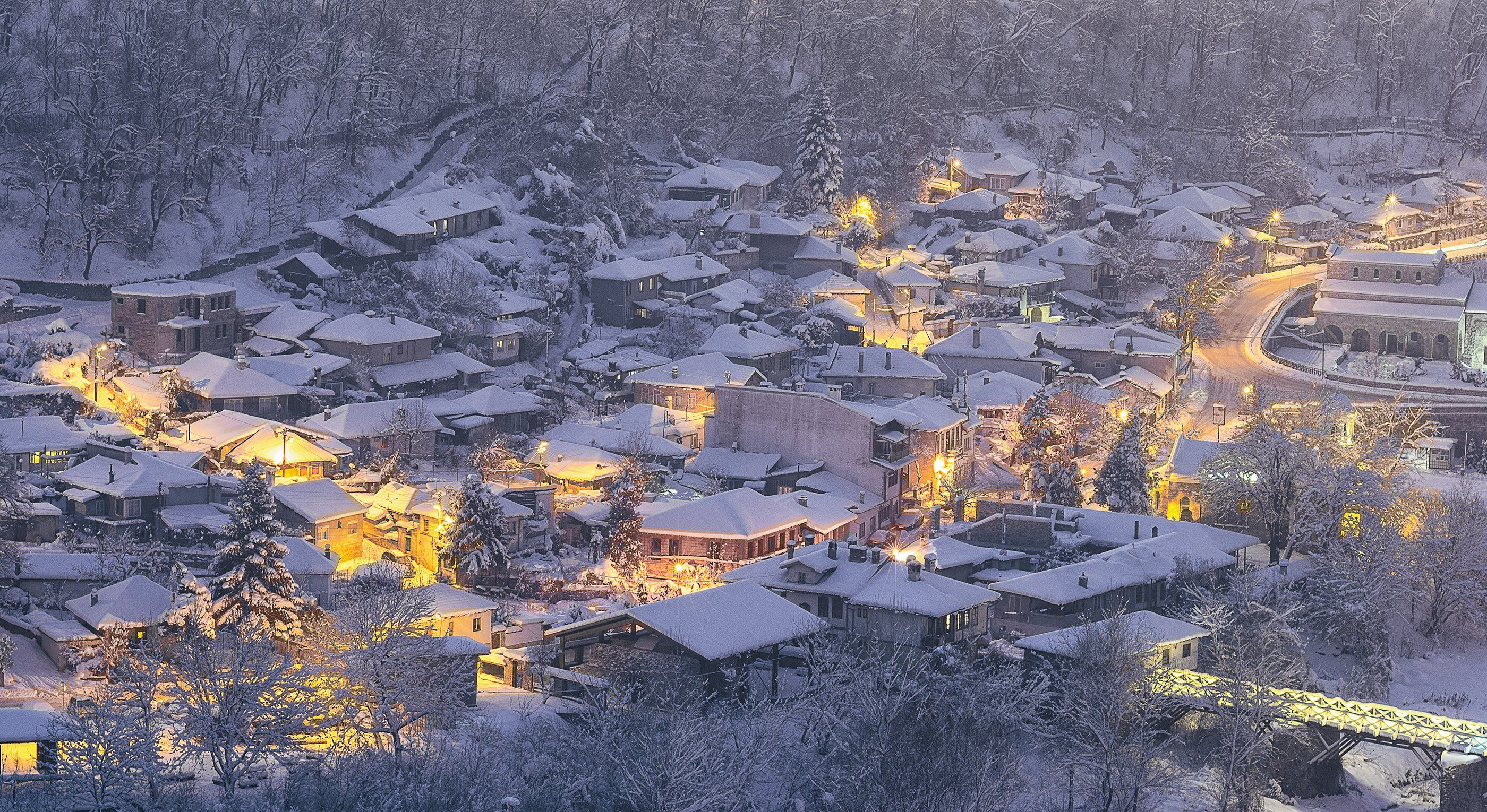 winter,snow,lights,Bulgaria,Veliko Tarnovo,landscapes,winterscapes,town, Даниел Балъков