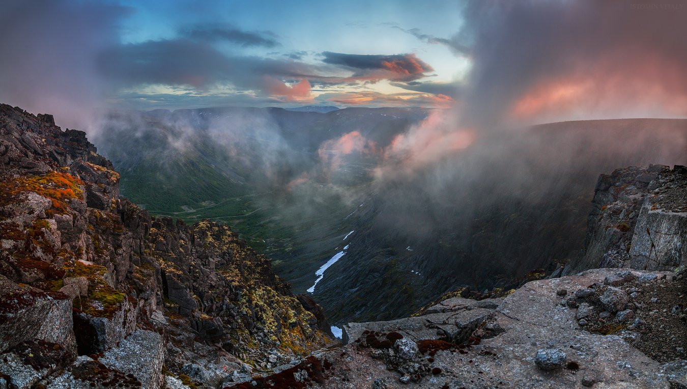 пейзаж,хибины,россия,туман,свет,луч,горы,кольский,перспектива,заполярье,небо,цвет,свет, Виталий Истомин