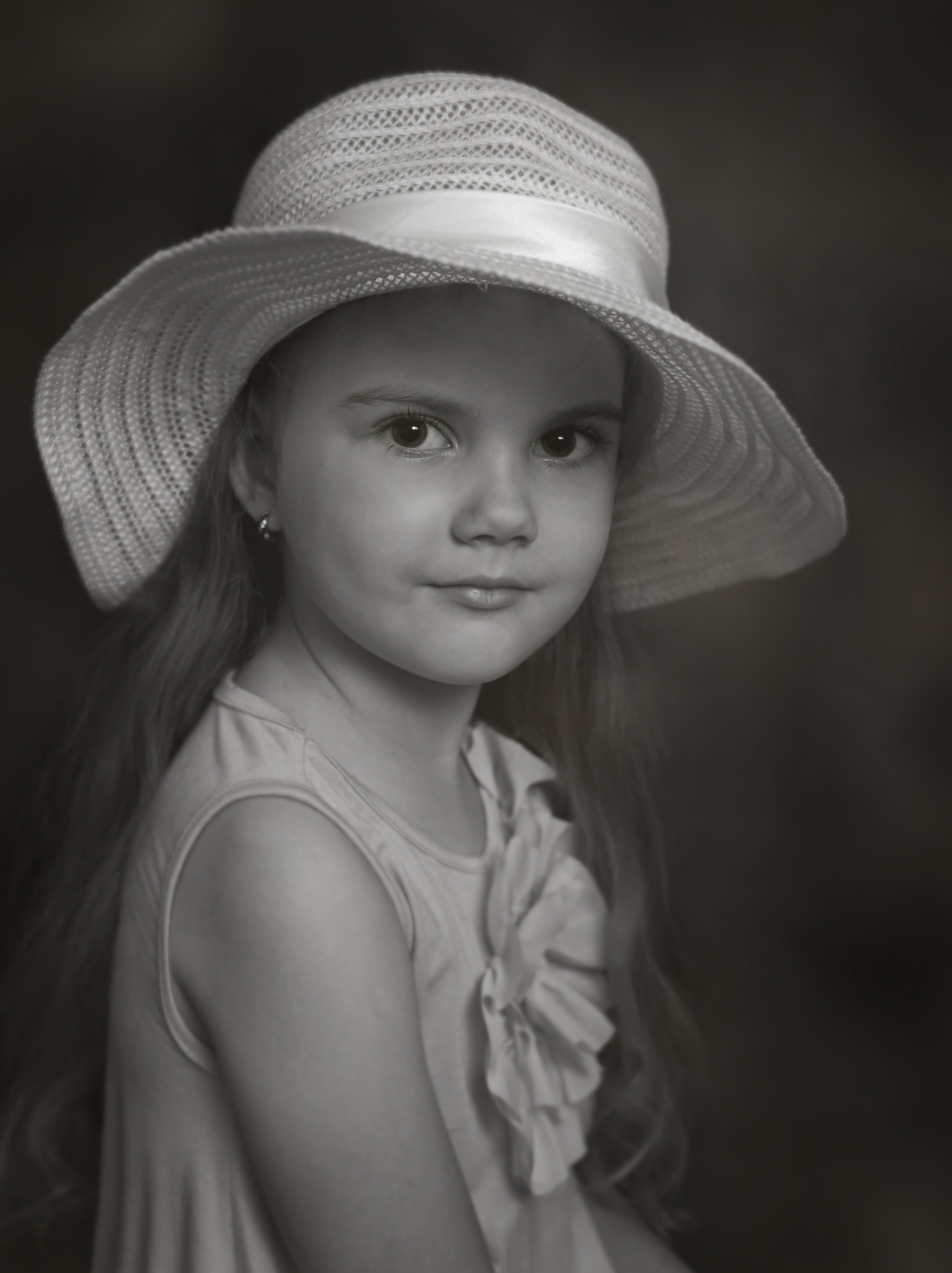 дети портрет девочка шляпа, Римма Алеева