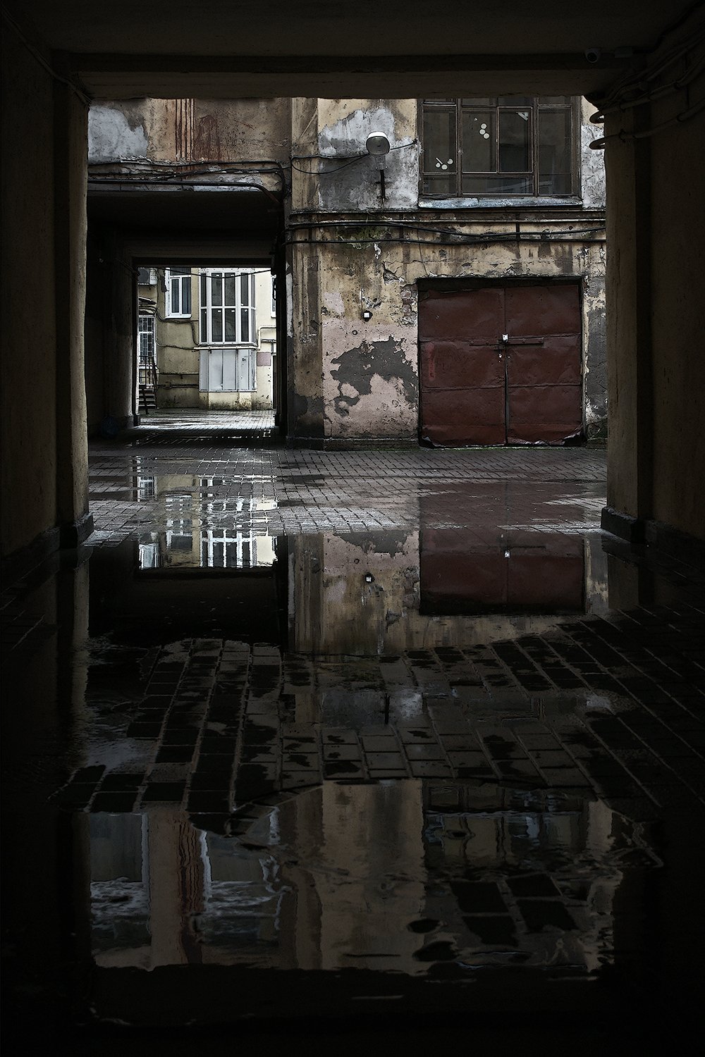 #deep.spb, #deepspb, #санктпетербург, #петербург, #спб, #питер, #saintpetersburg, #petersburg, #spb, #piter, #город, #city, #street, #streetphoto, #streetphotography, #cityscape, #urbex, #urbexphoto, #urbanexploration, #abandoned, #steps, #door, #window, deep.spb