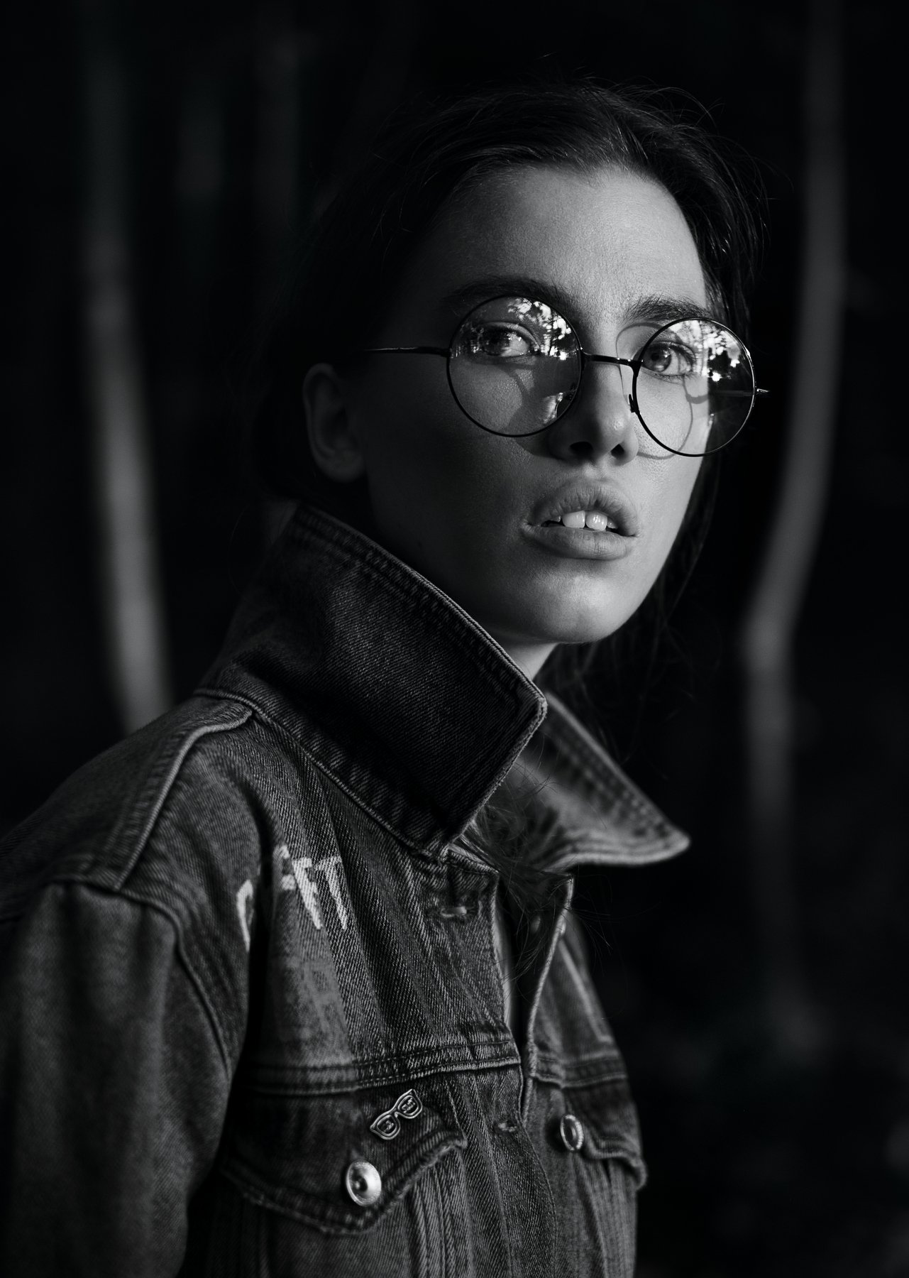 girl, b&w, black and white, glasses, forest, moscow, fujifilmru, portrait, , Роман Филиппов