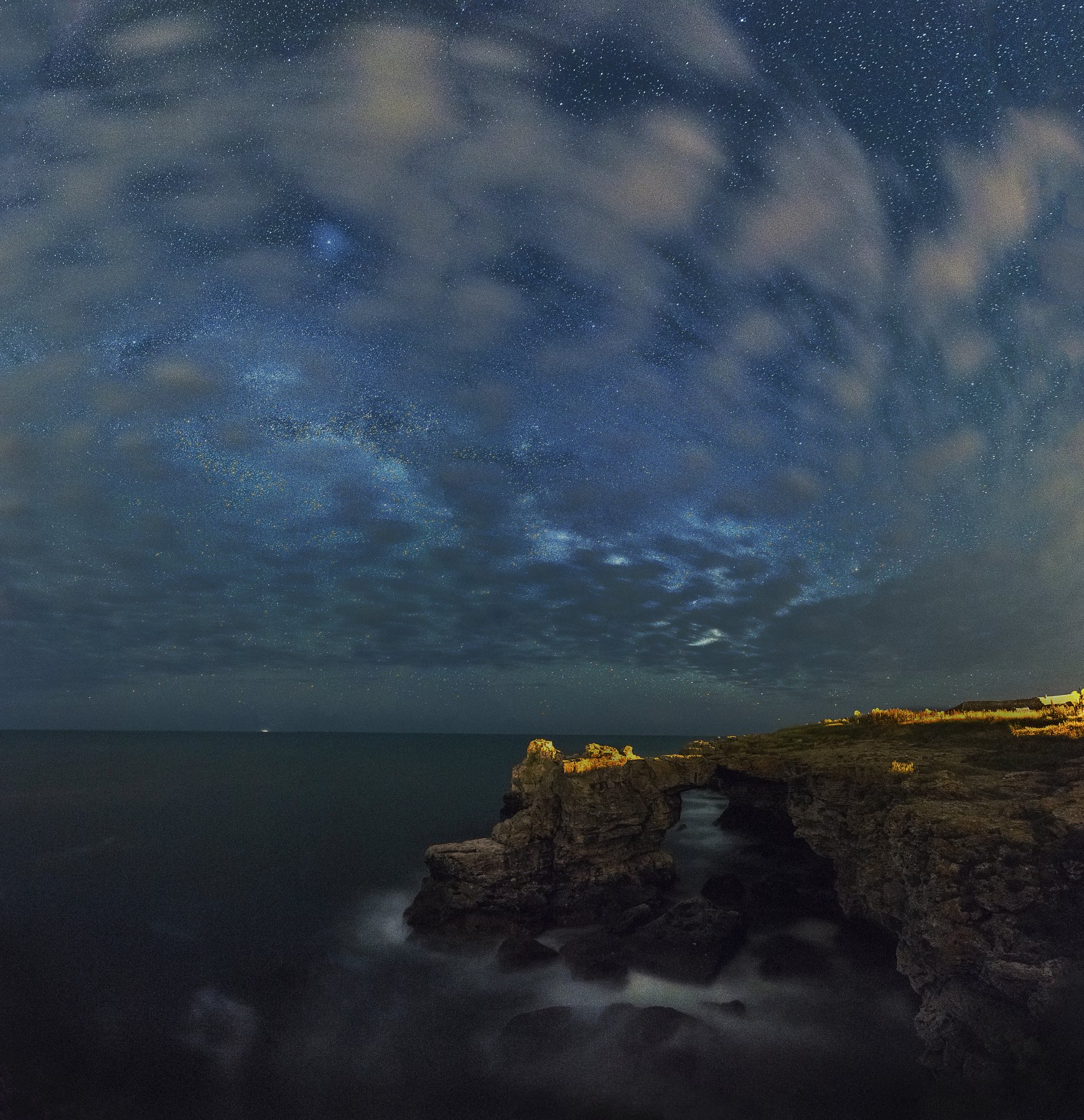 млечный путь, черное море, звезды,облака, тюленово,ночь, ночная фотография, море,nightscaspes, astrophotography,stars,sea,clouds,tulenovo, coast, Bulgaria, Даниел Балъков