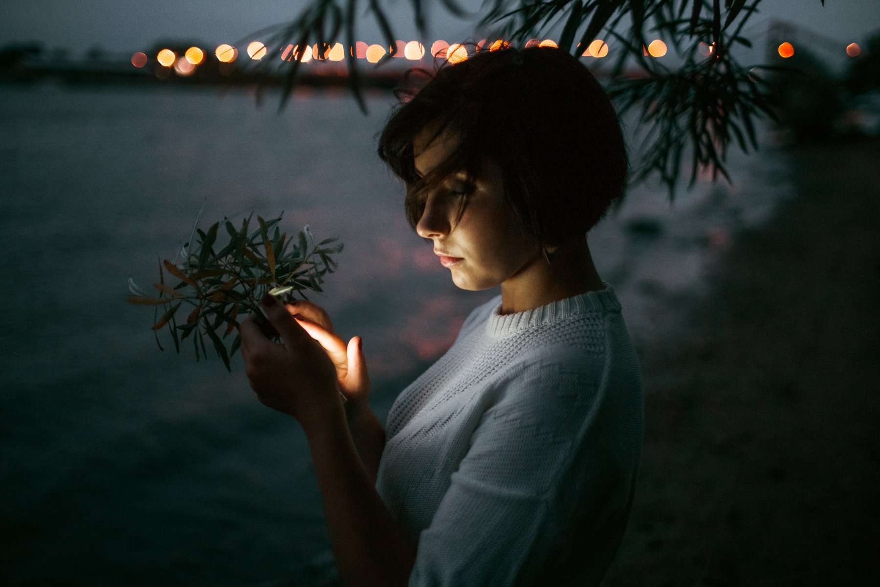 night, girl, mobile, river, light, dark, Archangelsk, plain air, Dmitry Bastet