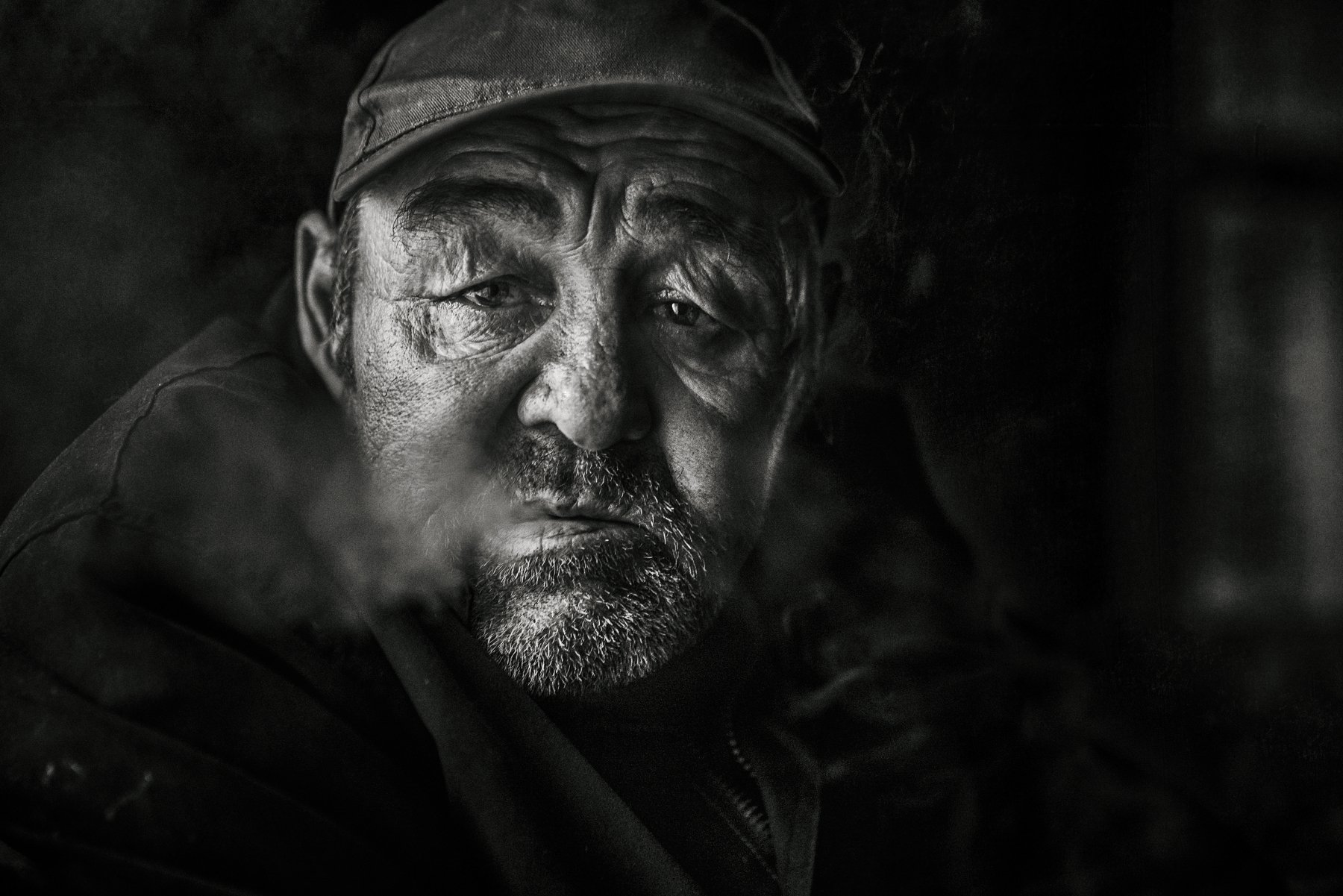 portrait,man,smoke,портрет,свет,жанр,взгляд, Olegs Bucis