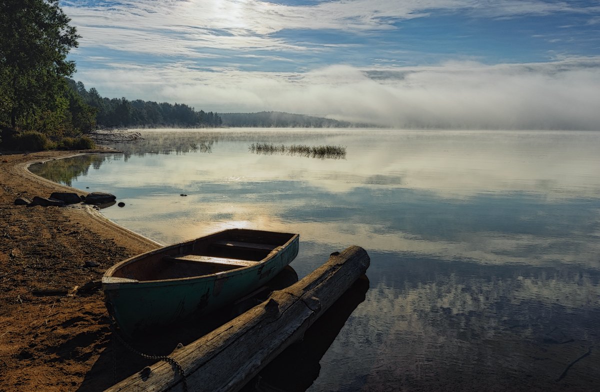 сентябрь,вода,туман,отражения,лодка,берег,пейзаж, Евгений Плетнев