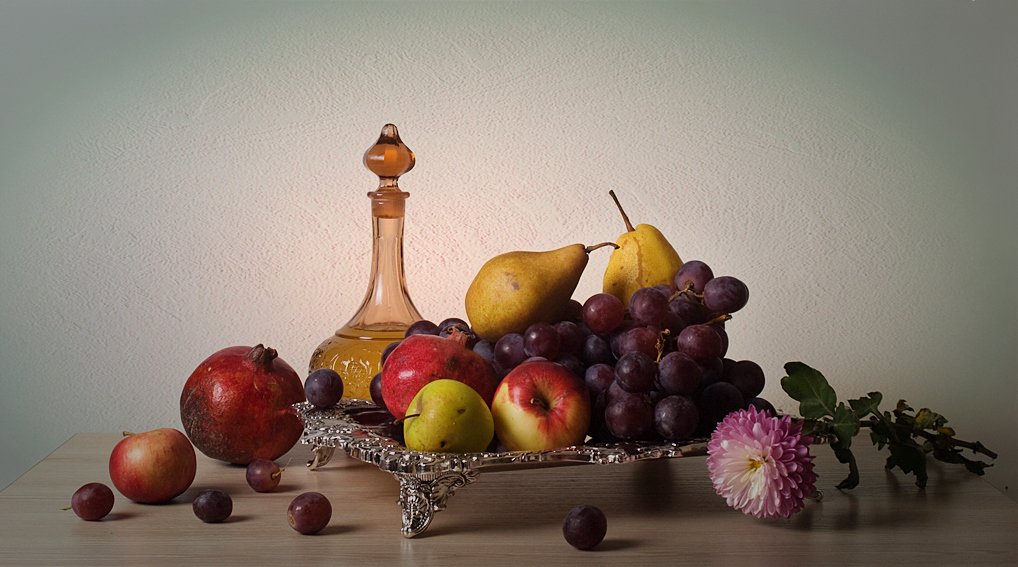 funtry, астра, виноград, гранат, графин, груша, композиция, натюрморт, ноябрь, осень, поднос, фрукты, цветы, яблоко, funtry