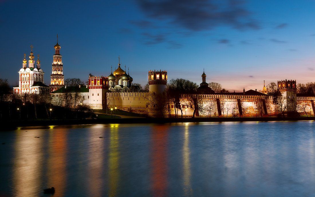 новодевичий монастырь, москва, вечер, ночное фото, Владимир