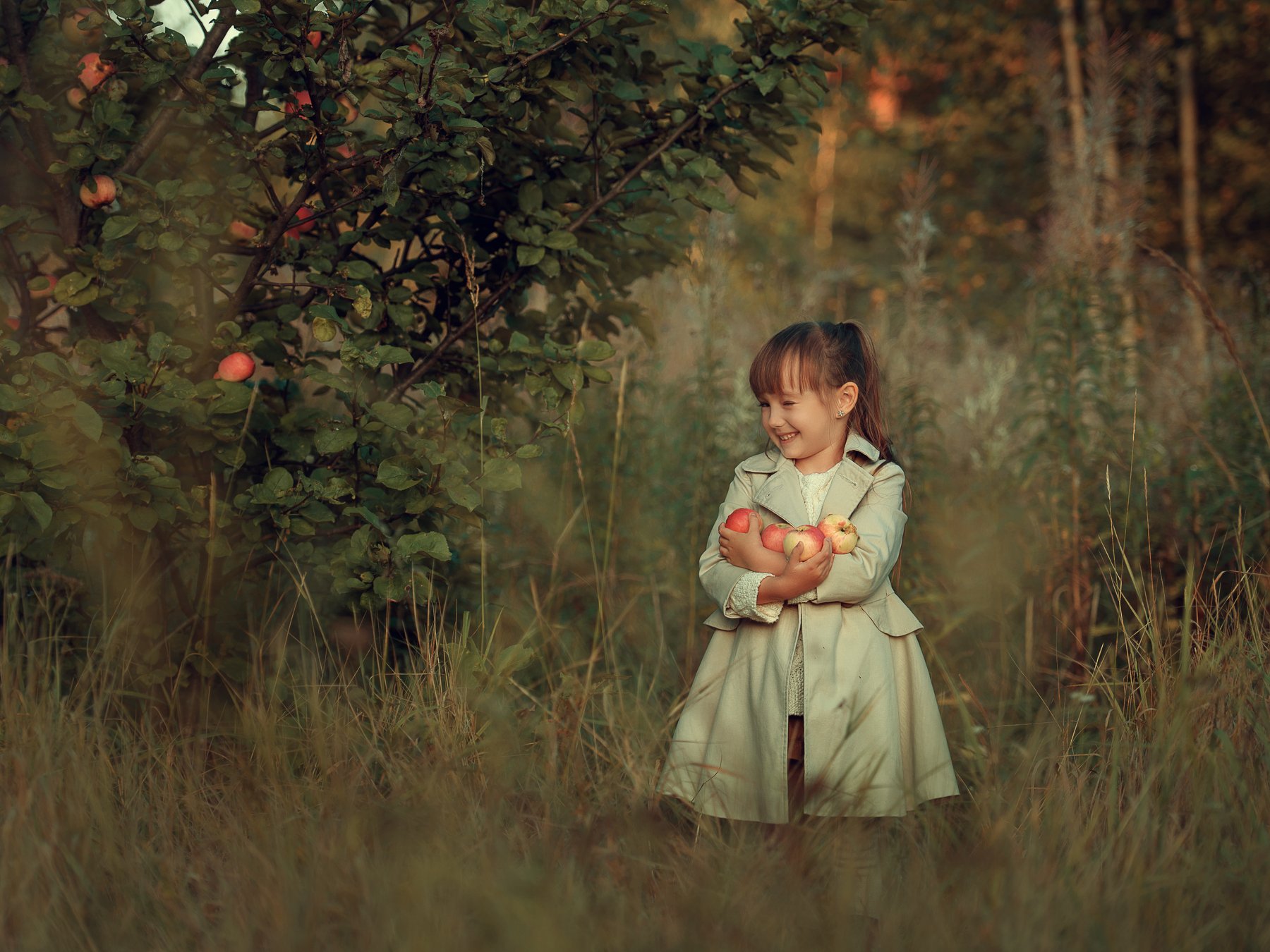 детская фотография, ребенок, девочка с яблоками, Склярова Екатерина