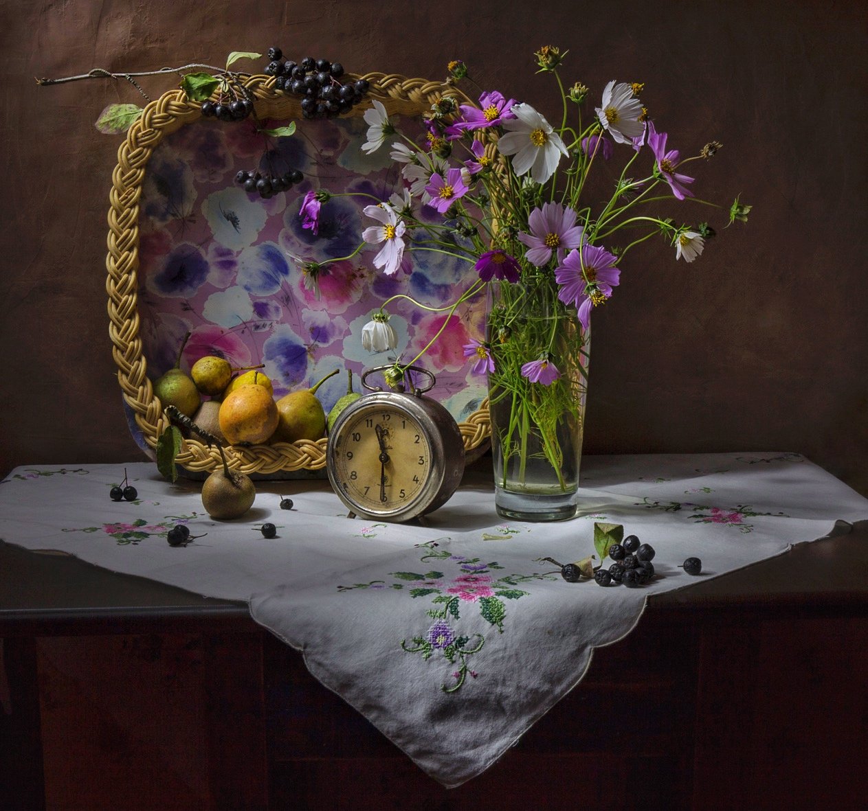 натюрморт,цветы,ягоды,часы,ваза, Zadorina Svetlana