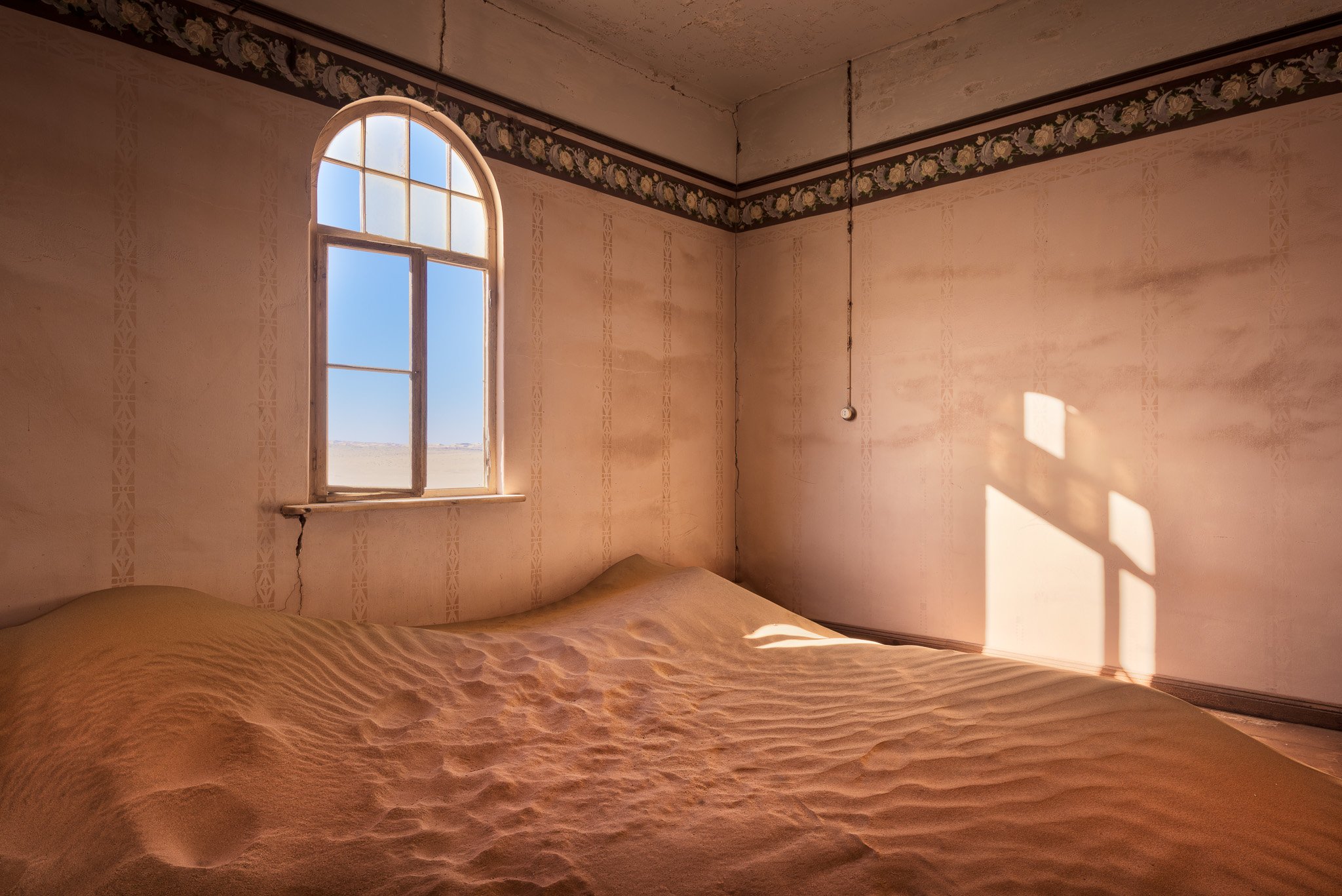 abandoned, Africa, african, architecture, barren, blue, building, city, climate, color, colour, decayed, demolition, desert, diamond, door, doorway, drought, dry, dune, empty, environment, german, ghost, green, haunted, historical, history, home, house, i, Andrey Omelyanchuk