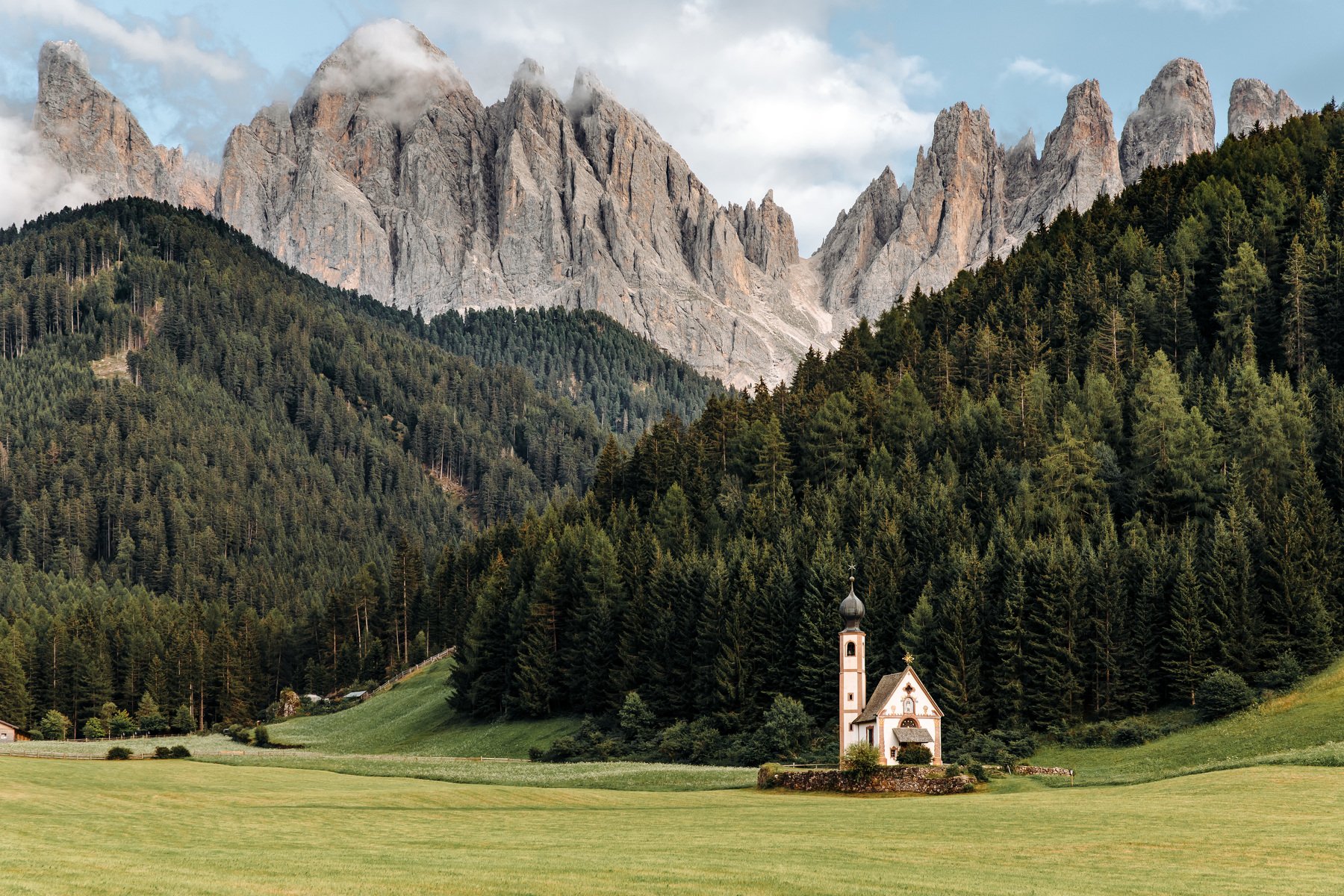 пейзаж,  природа,  лес,  небо, горы, италия, церковь, Роман Чудинович