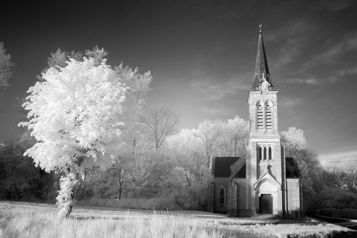 инфракрасная фотография, церковь, храм, дерево, пейзаж, Европа, Франция, ir, Сергей Козинцев