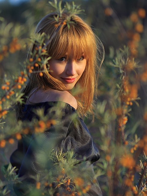 портрет девушка рыжая облепиха осень, Eugene M Dudarev