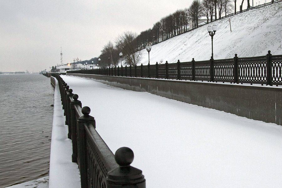 зима,ярославль,набережная,река волга.снег,ограда однако., СПИРИДОНОВ НИКОЛАЙ