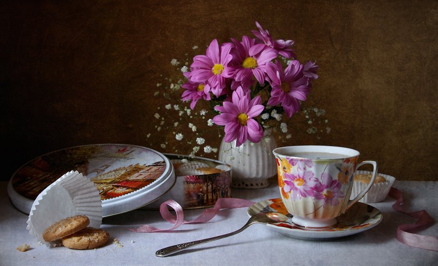 хризантемы, печенье, чашка, чай, Ulia Tellez