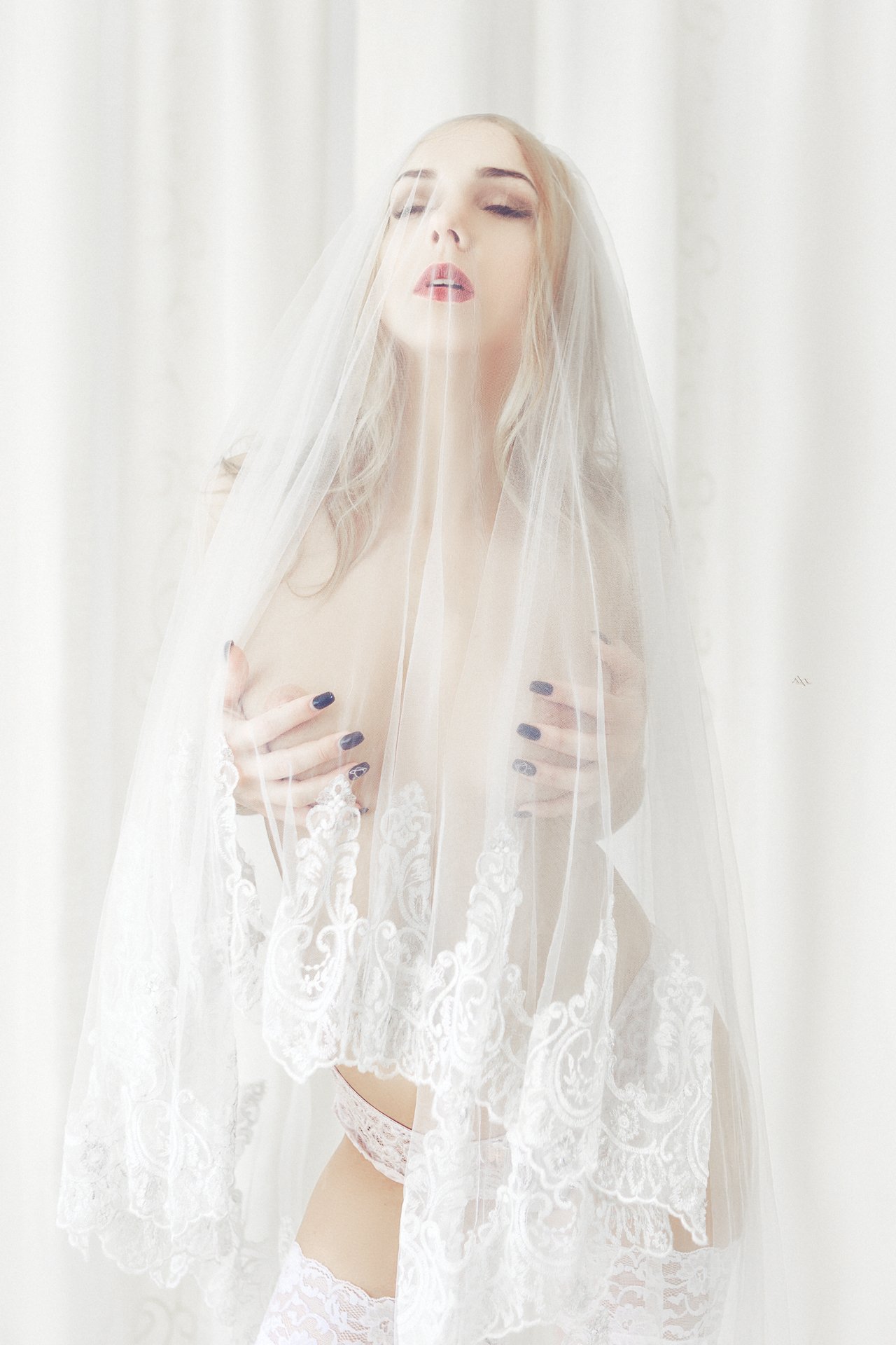portrait, woman, bride, white, nude, natural light, Руслан Болгов (Axe)