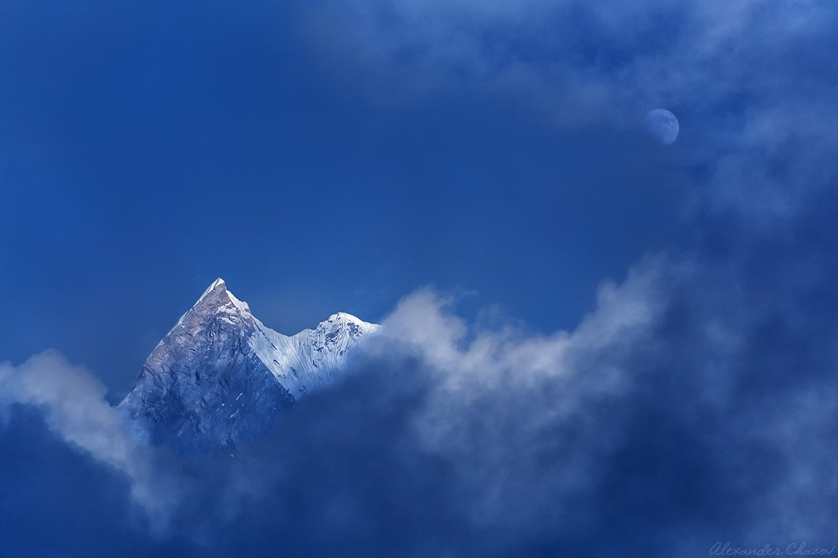 гималаи, непал, мачапучаре, луна, горы, вершина, облака, ночь, Александр Чазов