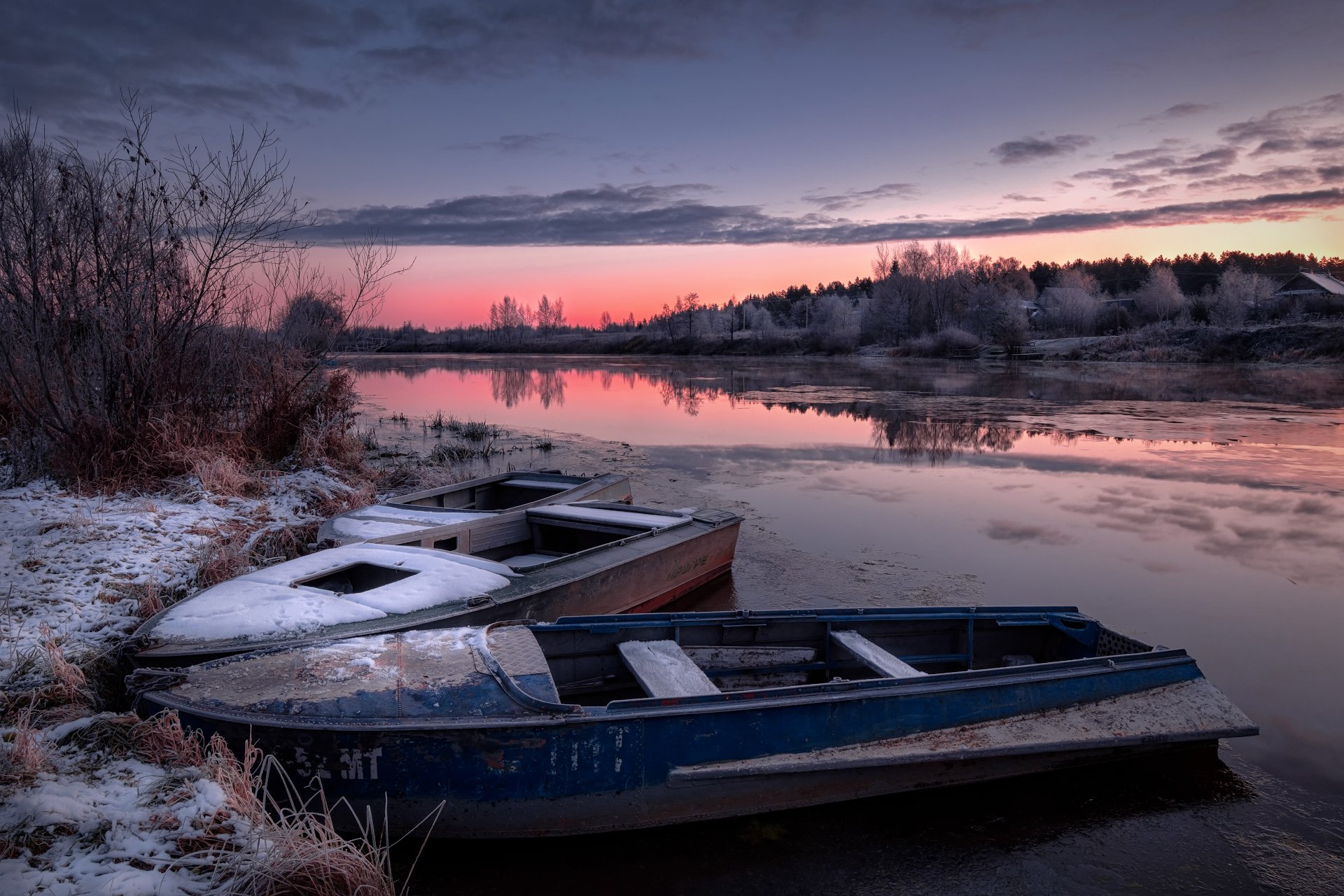 пейзаж, ноябрь, лодки, река, дубна, лед, иней, холод, рассвет, утро, голубой, Андрей Чиж