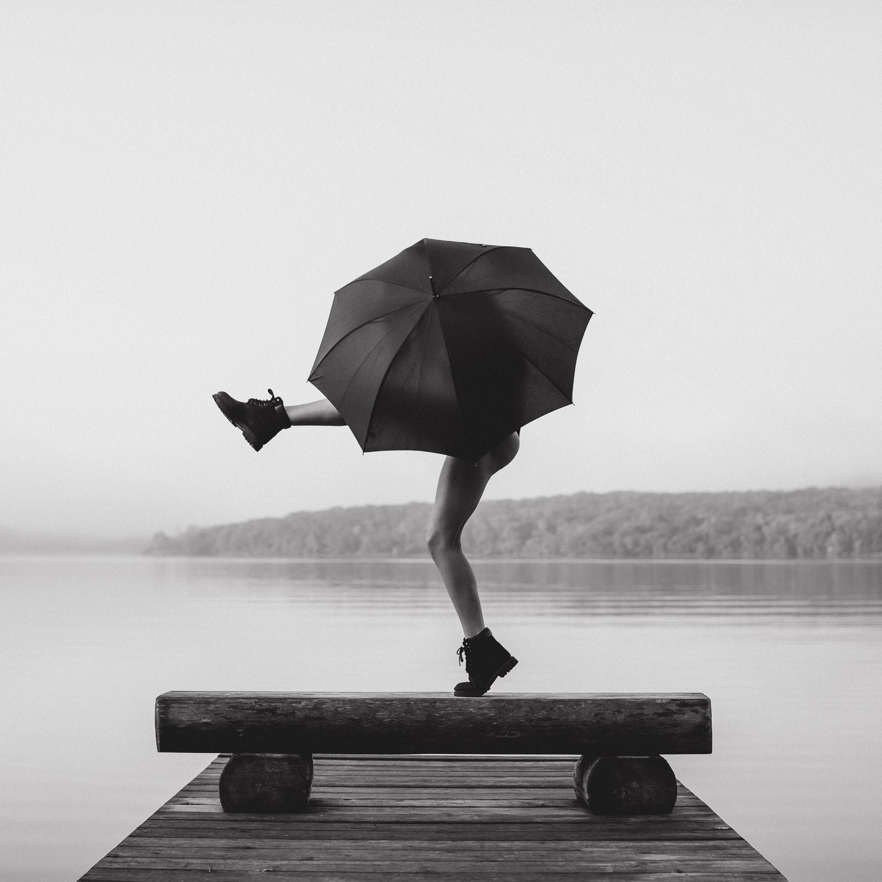 владивосток, приморье, девушка, зонт, непогода, дождь, портрет, чб, черно-белое, Антон Блохин