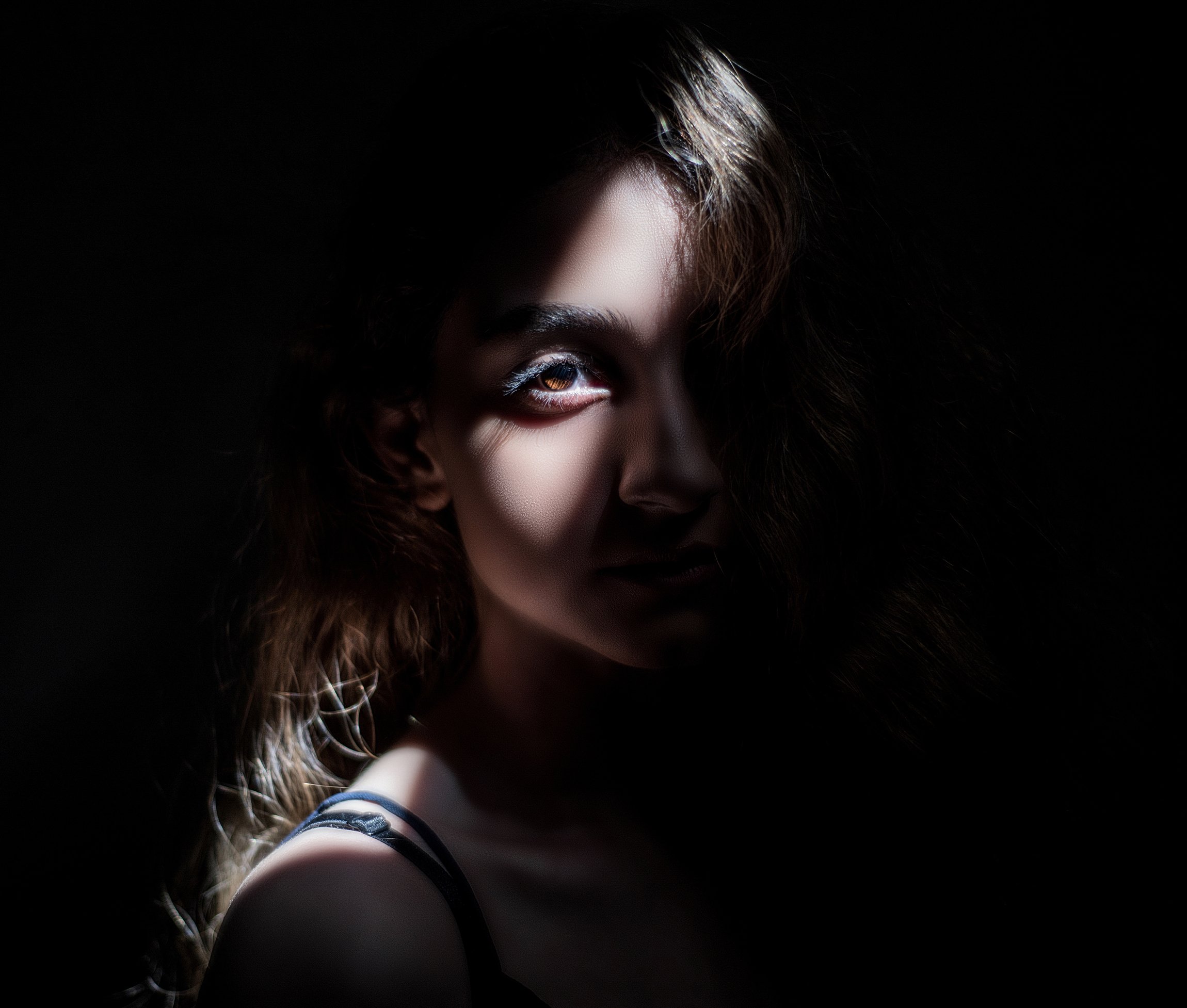 Eyes, Dark-Portrait, Portrait, Natural-Light, Peyman Naderi