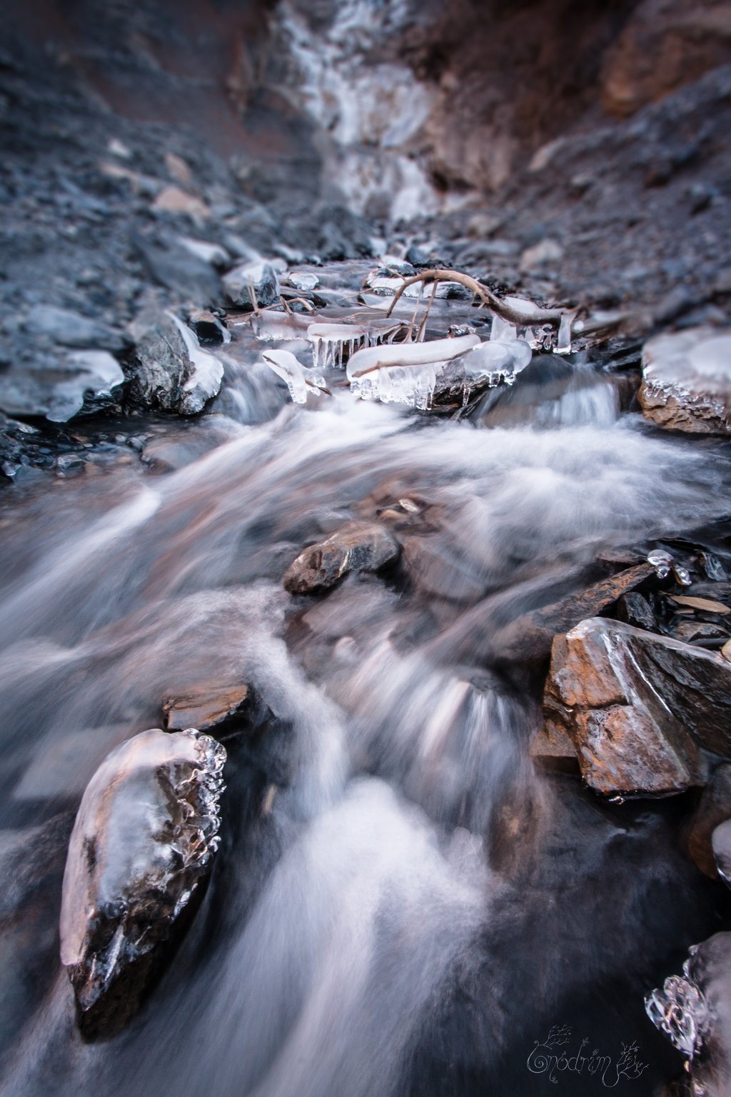 ice, long exposure, waterfall, frozen, mythologies, france, oisans, snow, stones, blue and red, scandinavian, pagan, soul, nature, nature photographe, Onodrim