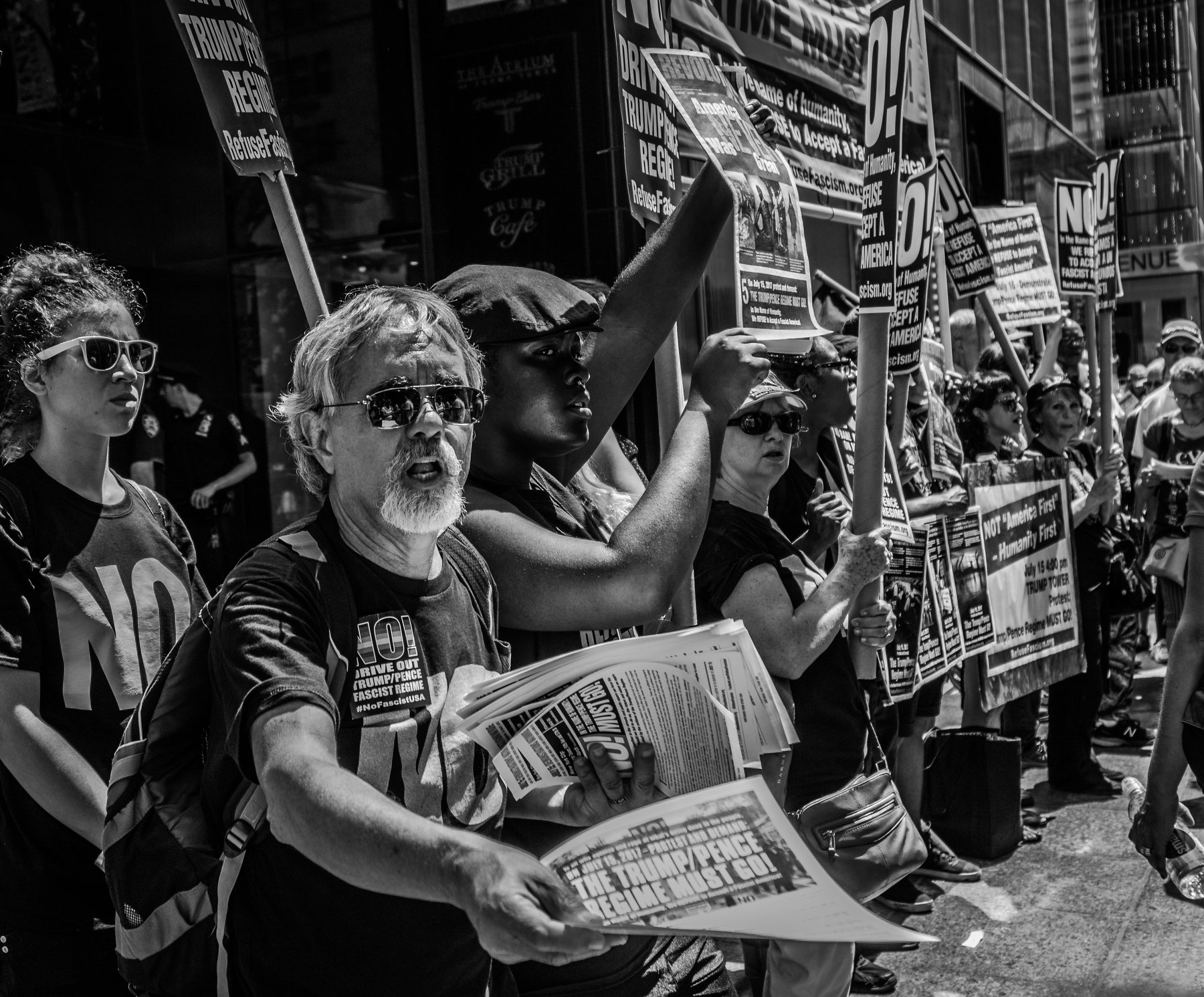 meeting trump people street no paper newspaper protest objection revolt men man beard glasses usa san-francisco , Андрей Делягин