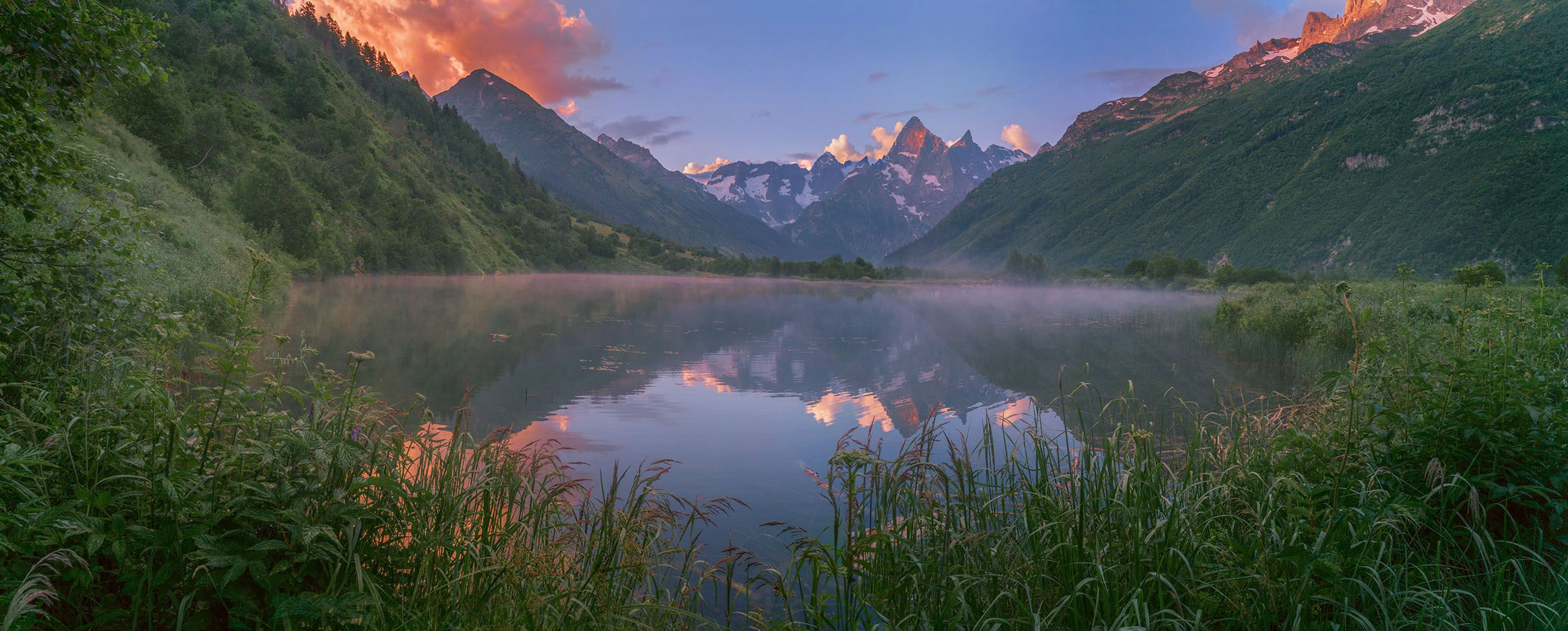 Туманное озеро. Домбай. Кавказ.. Photographer Vladimir Ryabkov