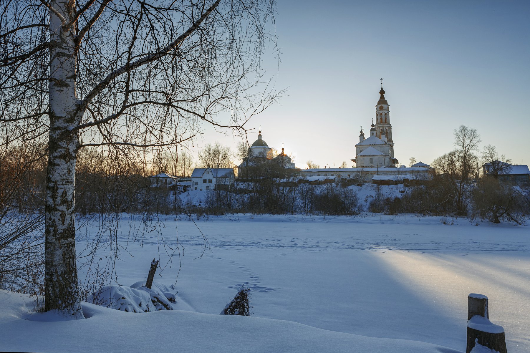 Лежнево ивановская область. Лежнево Ивановская область зимой. Зимнее Лежнево. Лежнево зимой фото. Костромская область деревня Лежнево фото пейзаж 2021 года.