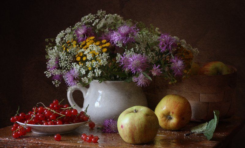 красная смородина, яблоки, корзина, цветы, Ulia Tellez
