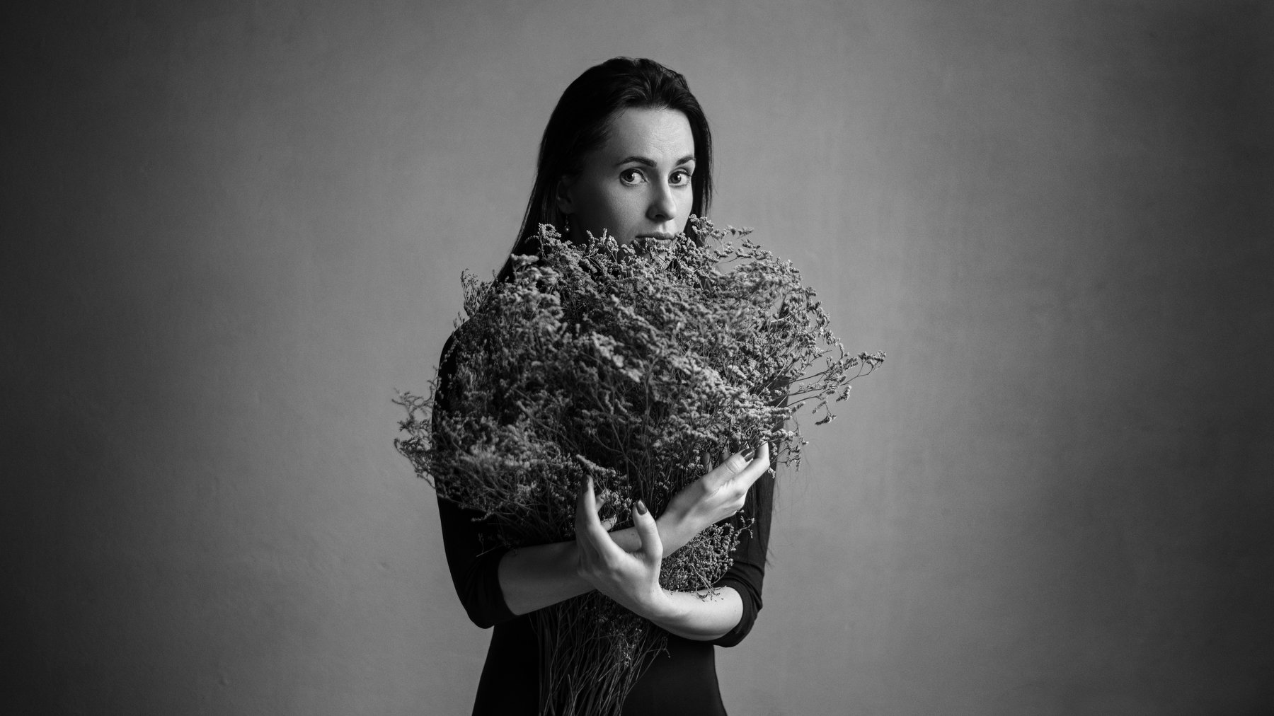 женщина, черно-белое, руки, изящность, сухоцвет, ботаника, натуральный свет, женский портрет, взгляд, Андрей Шепель