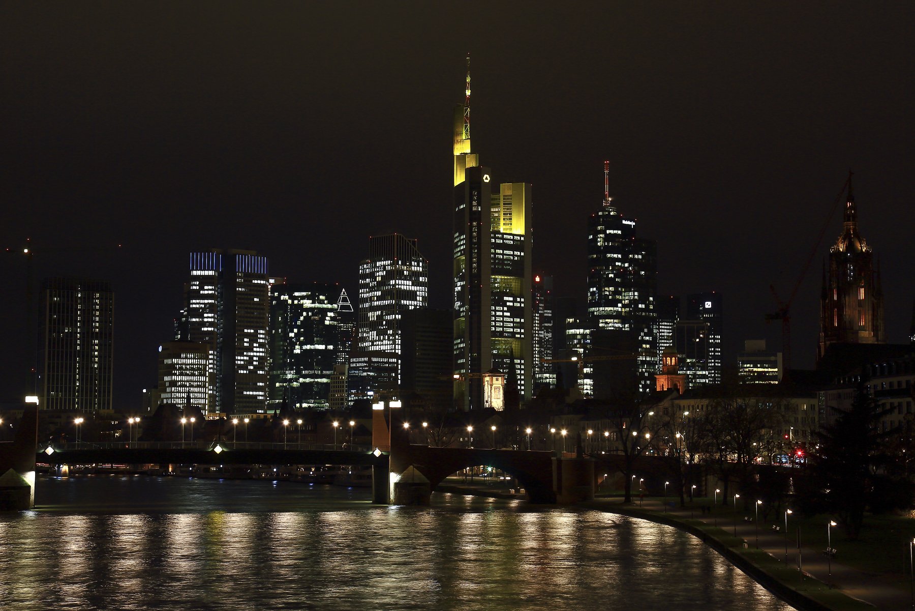 Франкфурт,город,мегаполис,небоскребы,Свет,ночь,цвет,мост,река,отражение., Виктор Шнайдер