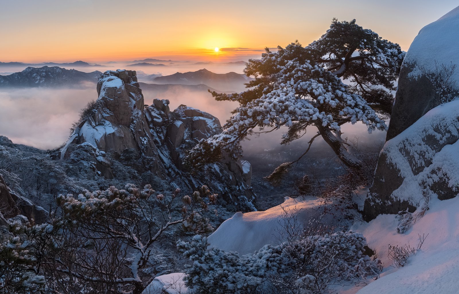 Bukhansan National Park, mountains,  frozen, rugged, fog, Jaeyoun Ryu