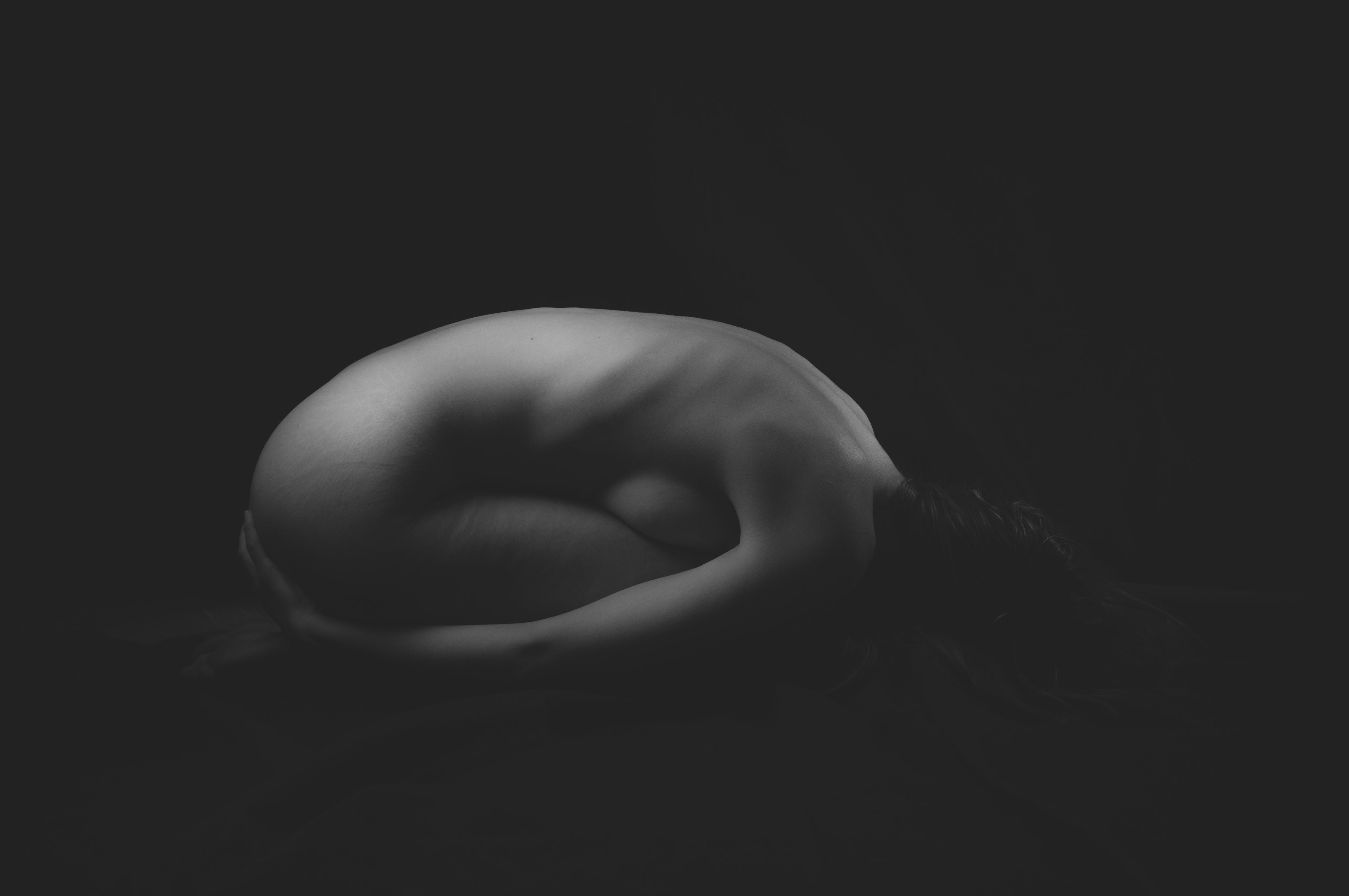 Human cocoon, nude, body, shade, black and white, shapes, Jiri Kuchar